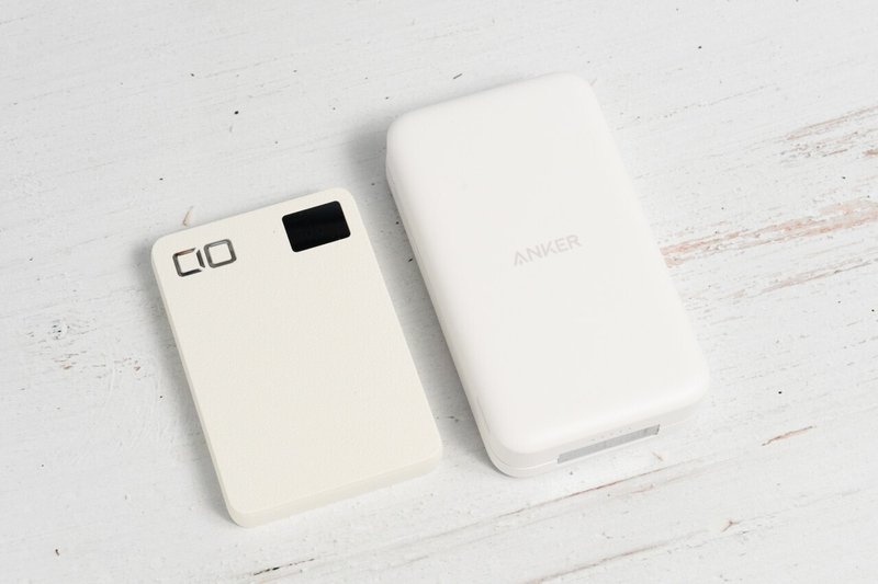 Anker MagGo Power Bank (6600mAh)とCIO SMARTCOBY SLIM 20W1