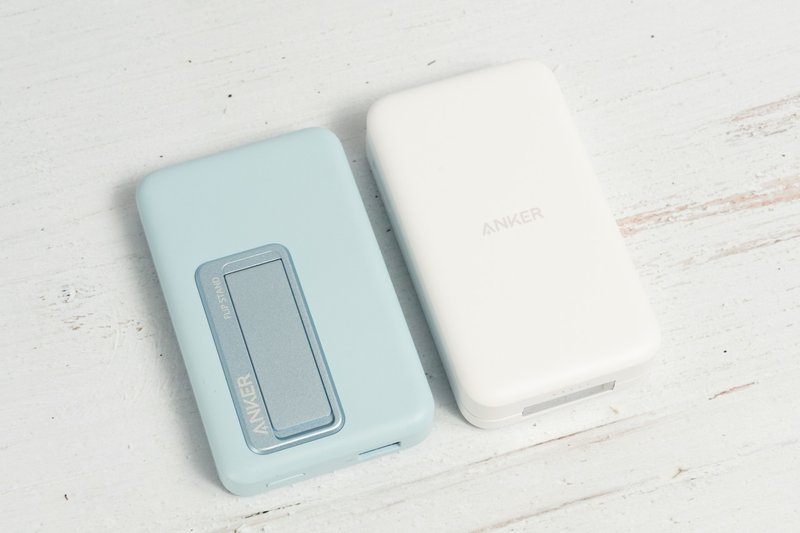 Anker MagGo Power Bank (6600mAh)とAnker MagGo Power Bank (6600mAh)1