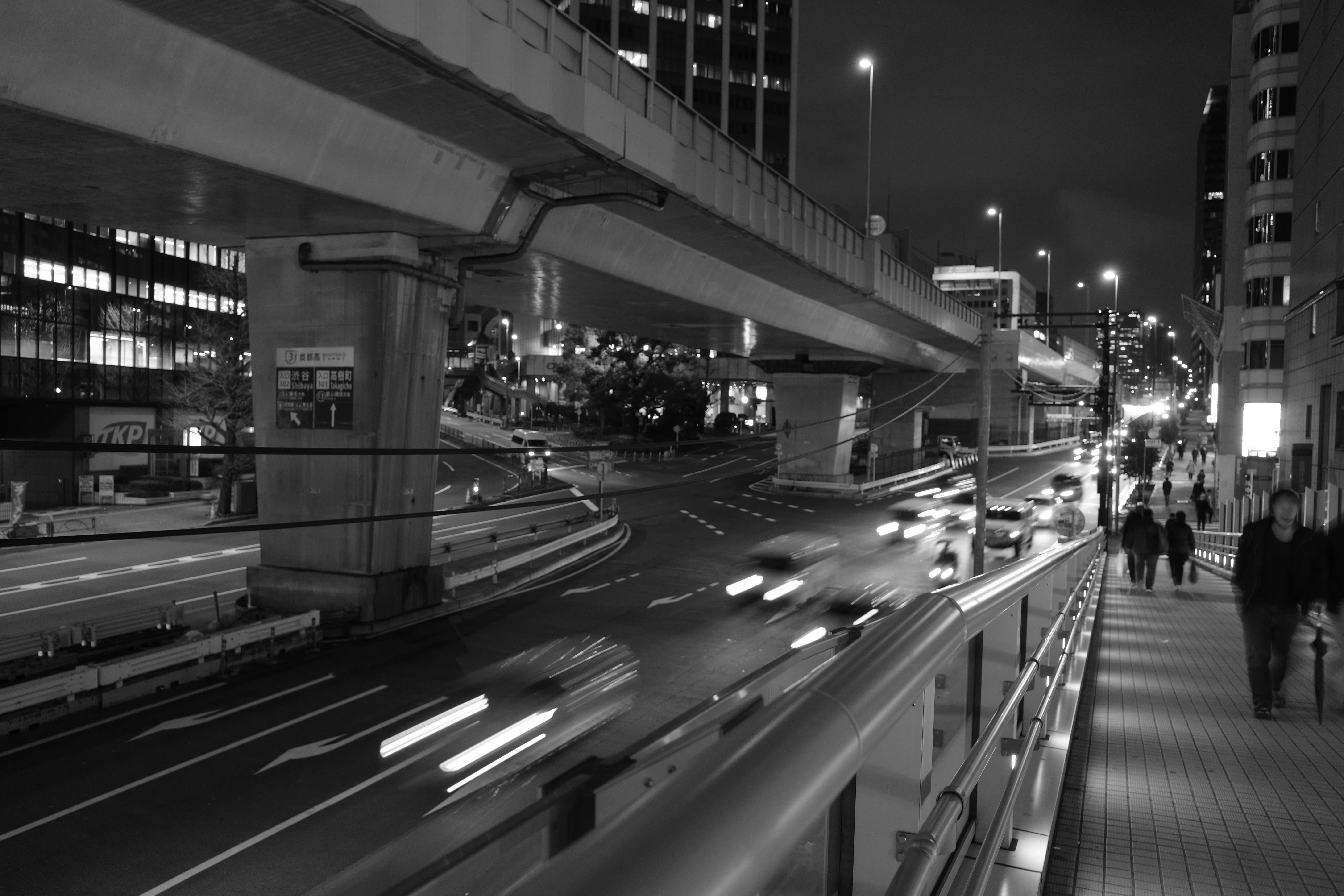 GRⅢでモノクロ都市風景を切り取るのが楽しい。｜hiromina(tao)