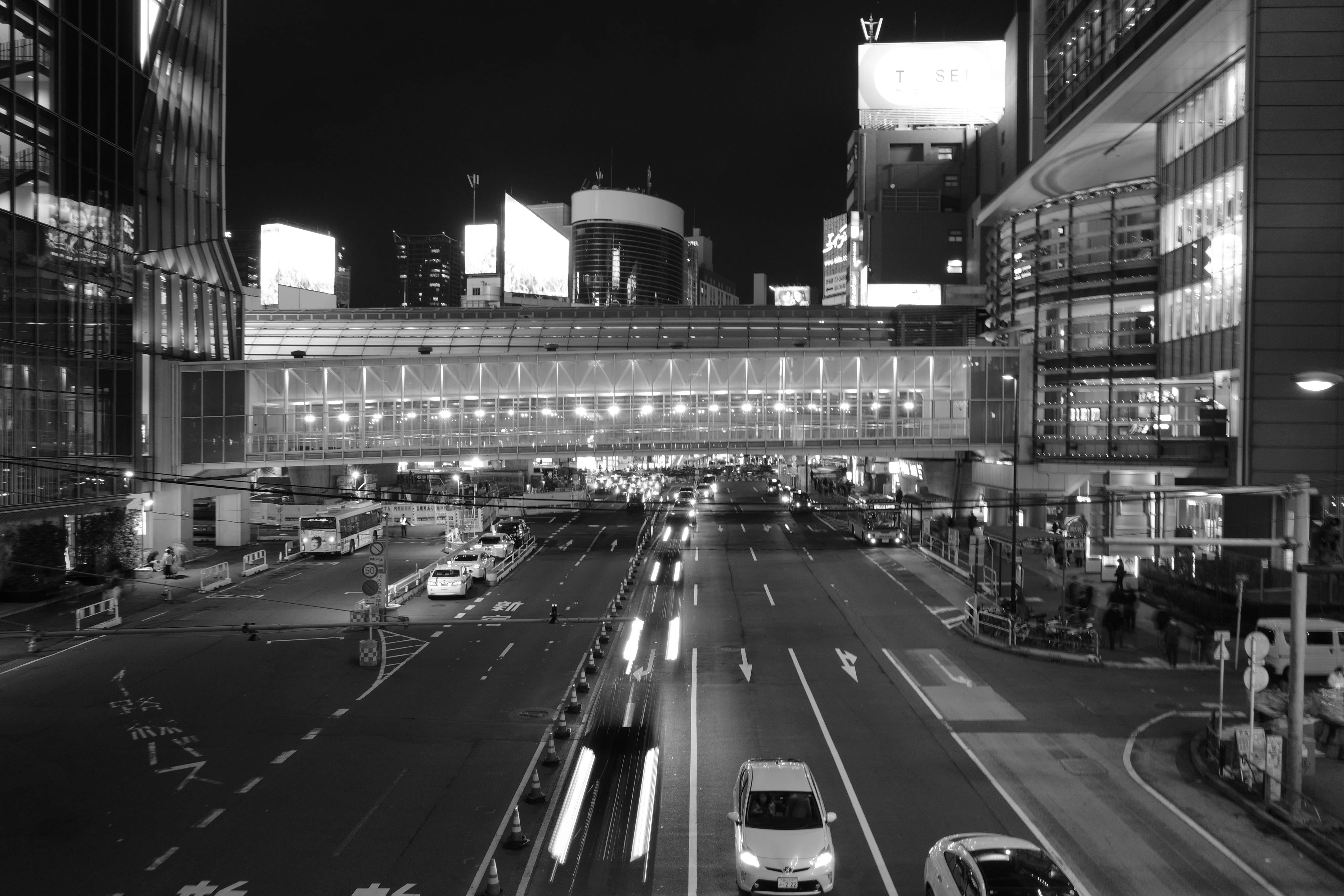 GRⅢでモノクロ都市風景を切り取るのが楽しい。｜hiromina(tao)