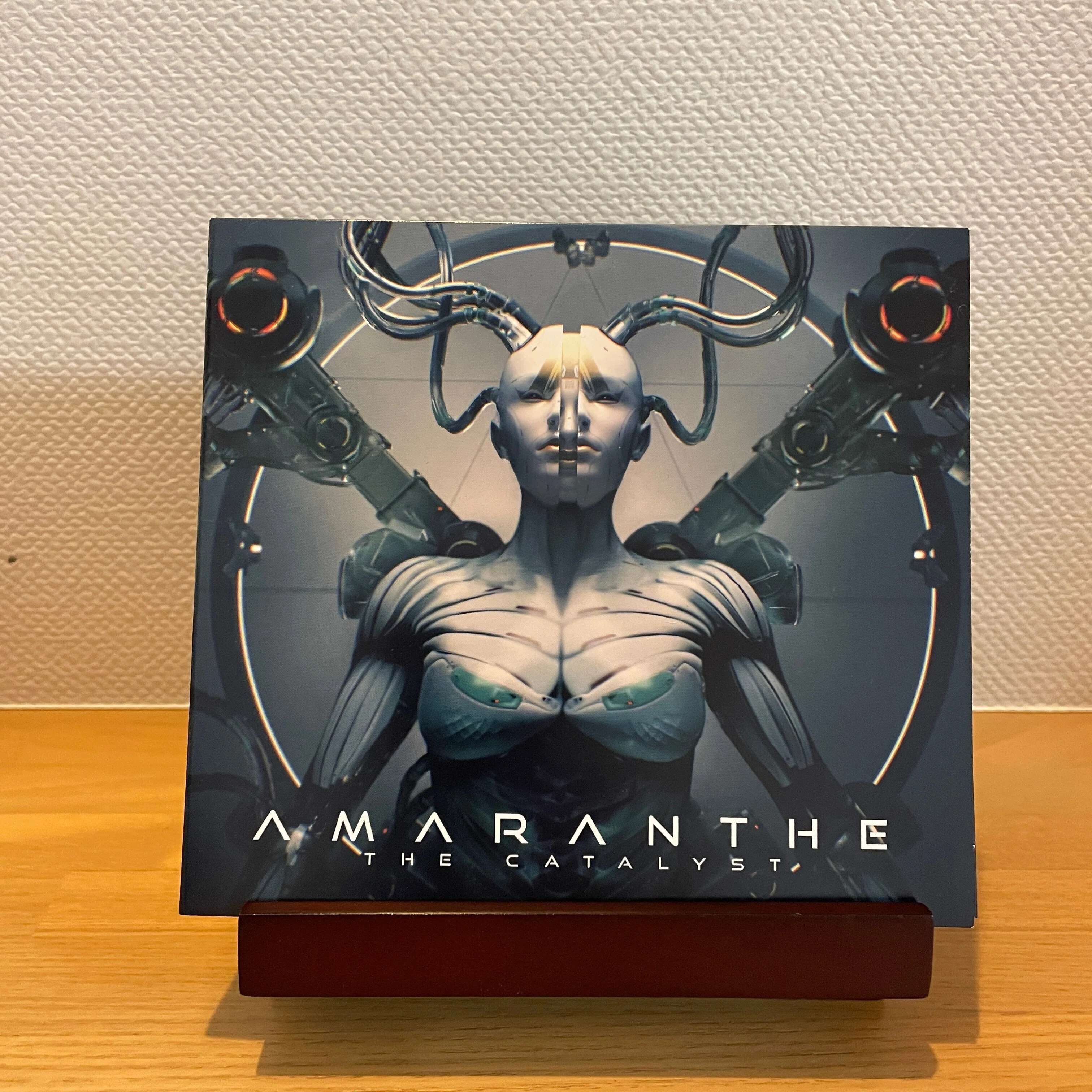 直筆サイン入り】最新作! amaranthe / The Catalyst 【公式通販】 直筆サイン入り】最新作! amaranthe / The Catalyst 【公式通販】