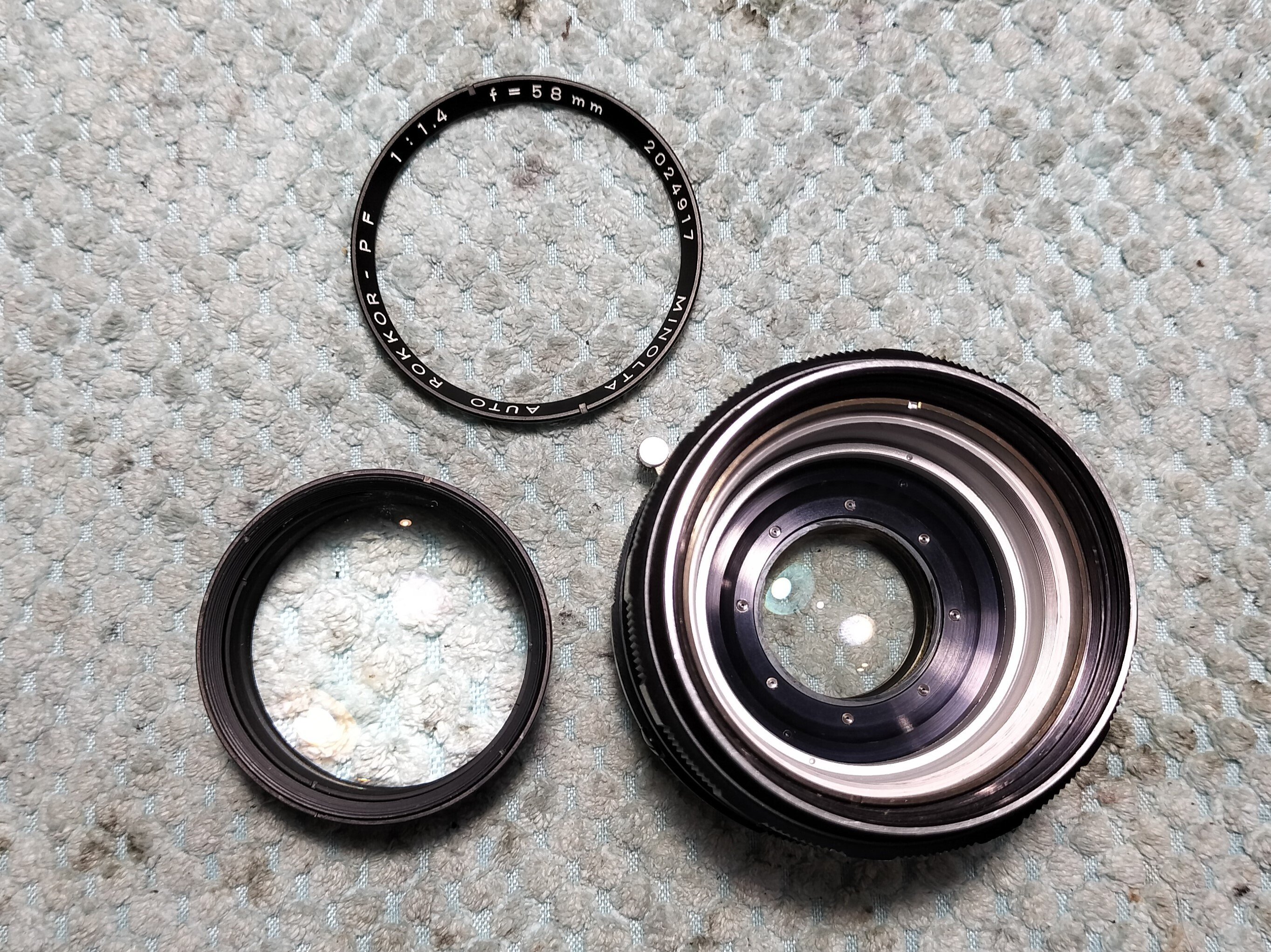 Minolta MC Rokkor 58mm F/1.4の分解|フィルムカメラ修理の Minolta MC Rokkor 58mm F/1.4の分解|フィルムカメラ修理の