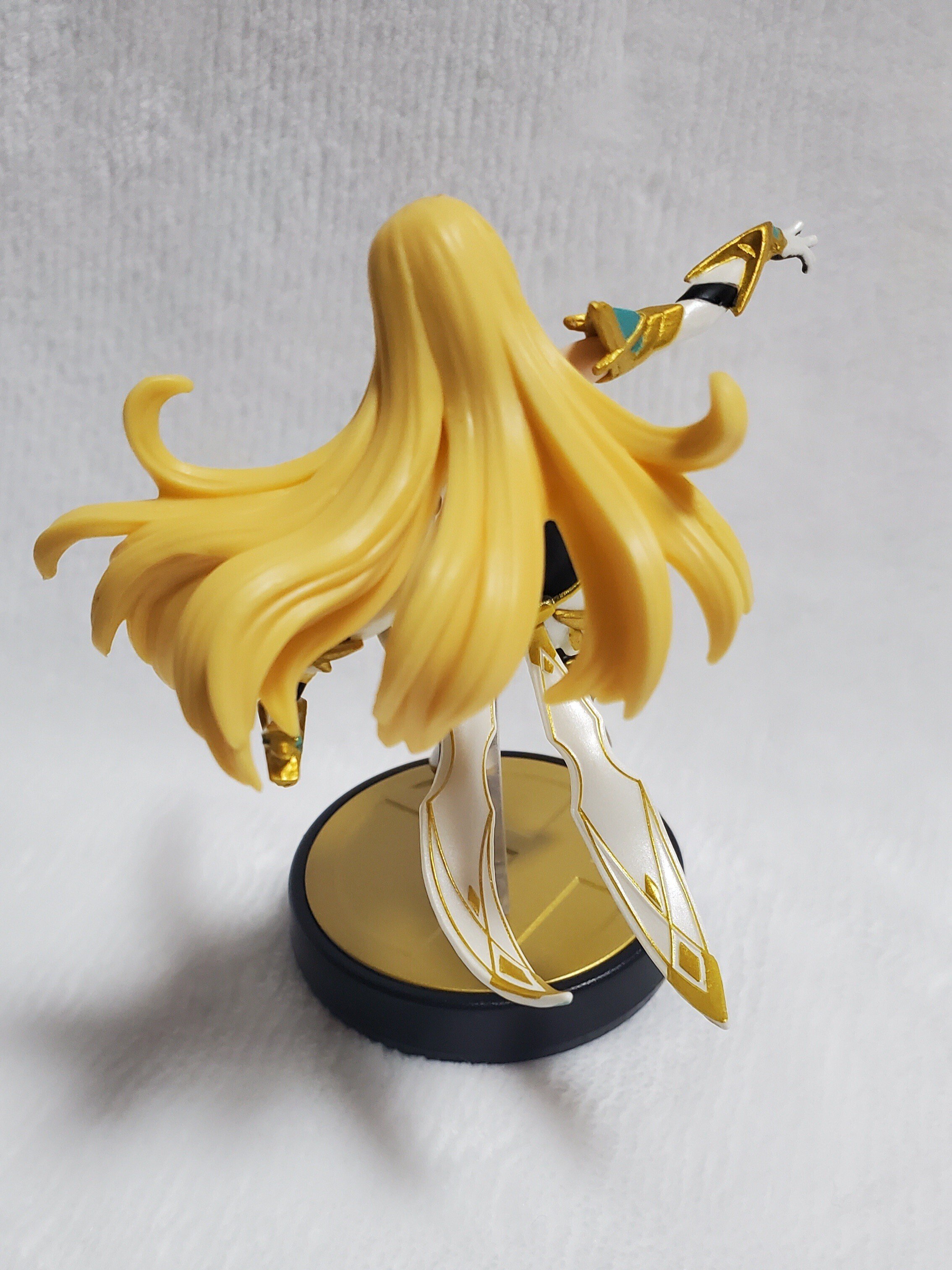 ゼノブレイド2 ホムラ・ヒカリ・ニア フィギュア+ホムヒカamiibo+プレート ゼノブレイド2』より「ホムラ」と「ヒカリ」フィギュアの再販版