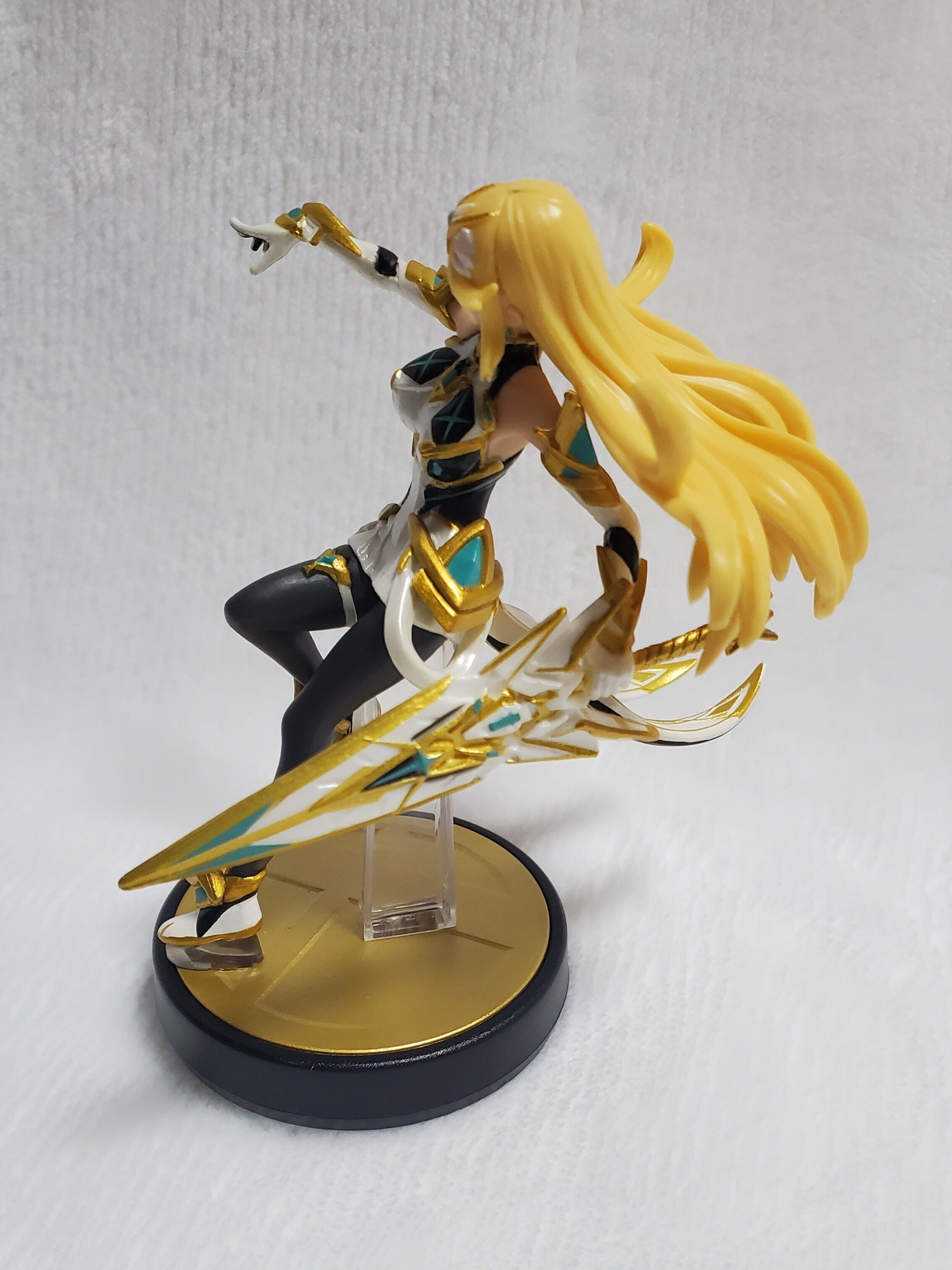 ゼノブレイド2 ホムラ・ヒカリ・ニア フィギュア+ホムヒカamiibo+プレート Amazon.co.jp: amiibo ダブルセット［ホムラ／ヒカリ