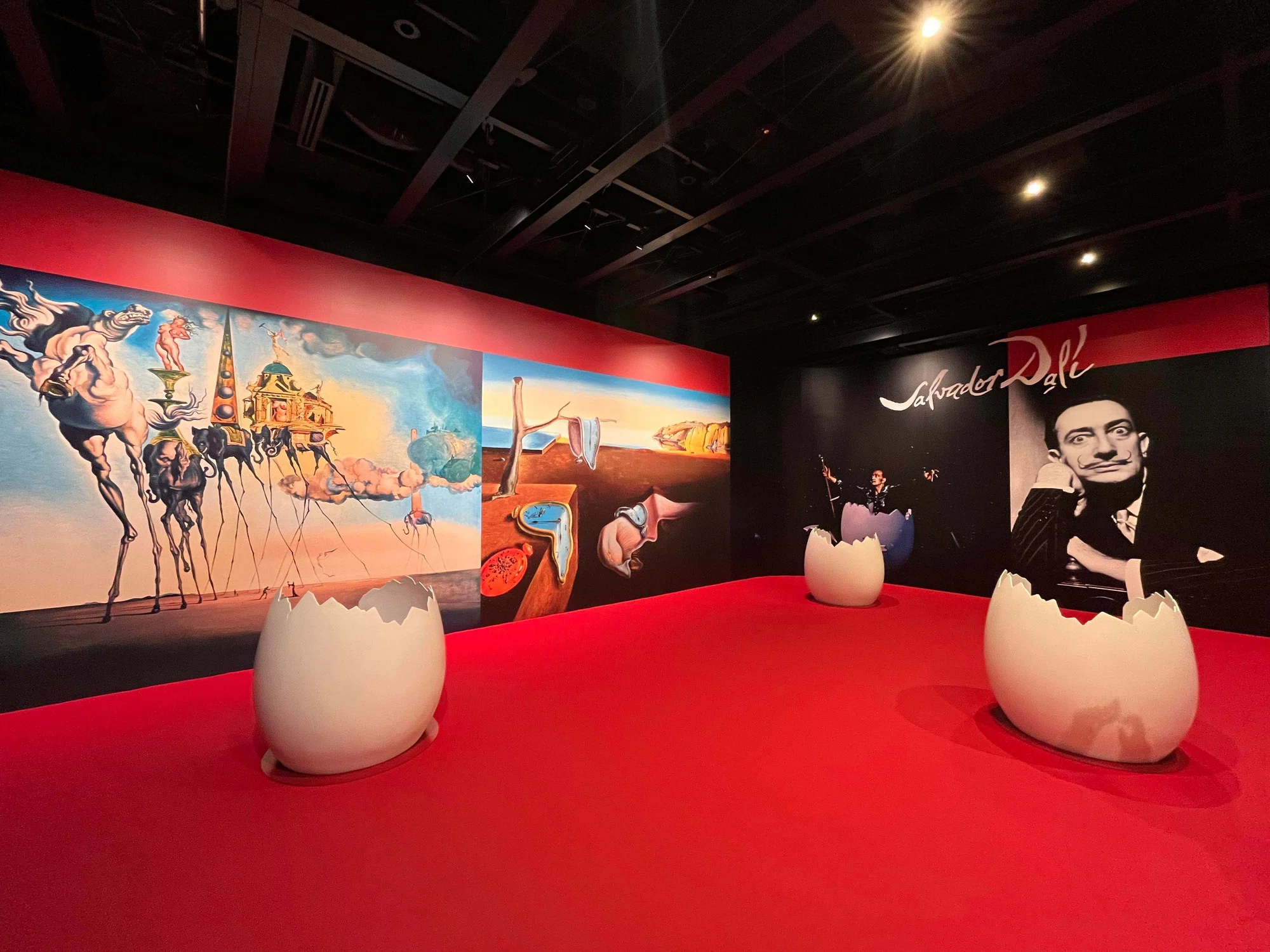 ダリのシュールな絵の中に入る夢が現実に!角川武蔵野ミュージアムの劇場「サルバドール・ダリ」体験記 | アート&ブックを絵解きするeTOKI