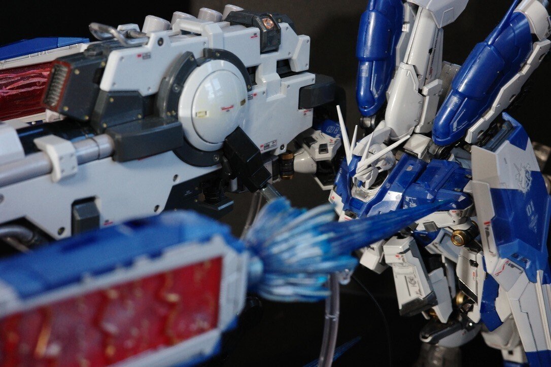 ガンプラ:Hi-νガンダムにハイパー・メガ・バズーカ・ランチャー ガンプラ:Hi-νガンダムにハイパー・メガ・バズーカ・ランチャー