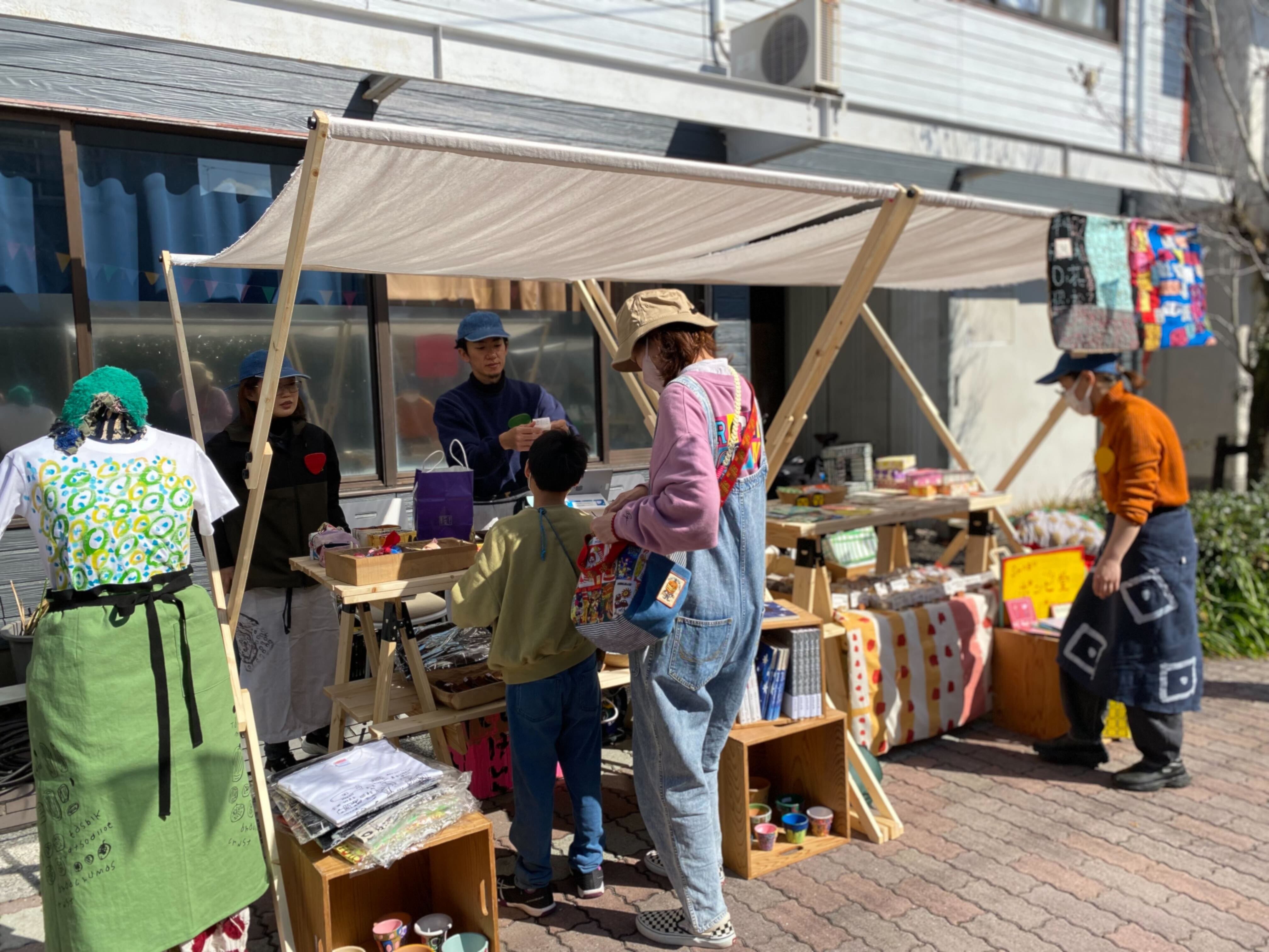 ポータブル屋台「FLIP STAND」完成｜西都市まちづくりサークルSAITO BASE