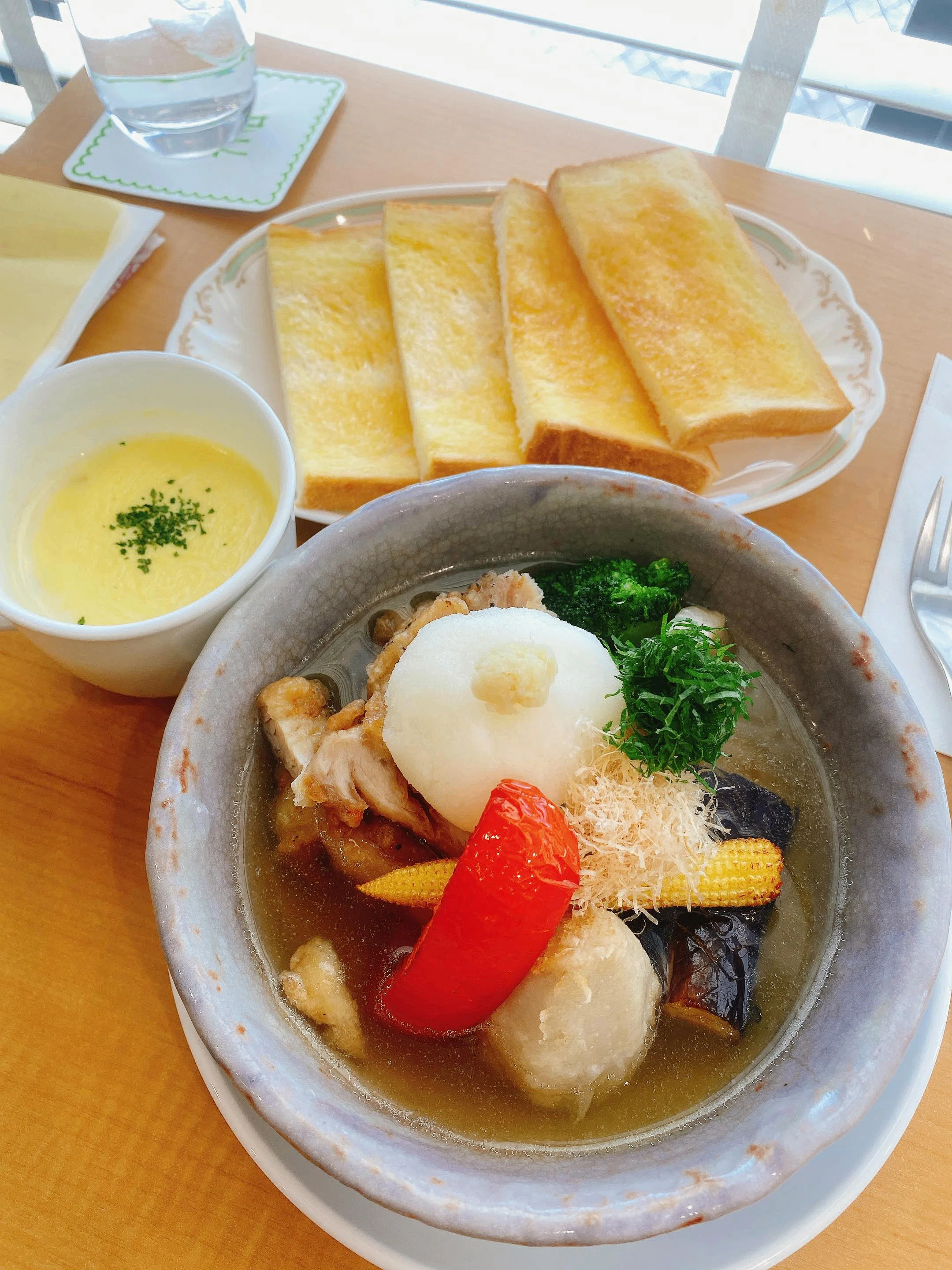 鎌倉の街で鳩サブレと穴場のカフェに出会う｜じゃすみん