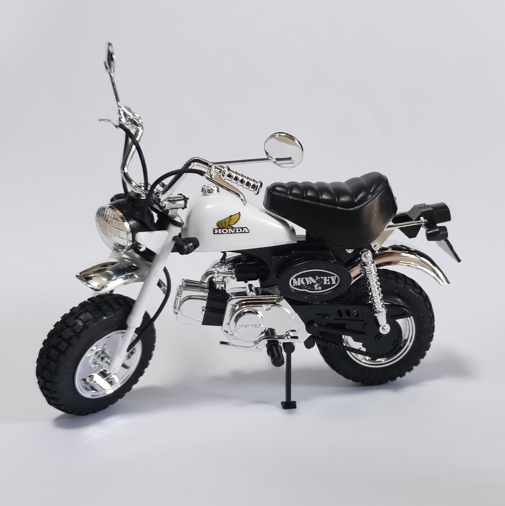 ミニバイクプラモをまた作ったよ、という話｜にゃ〜