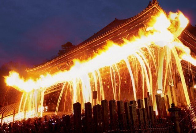 東大寺二月堂のお水取りが済むと春が来る」と関西の人々は春は名のみの