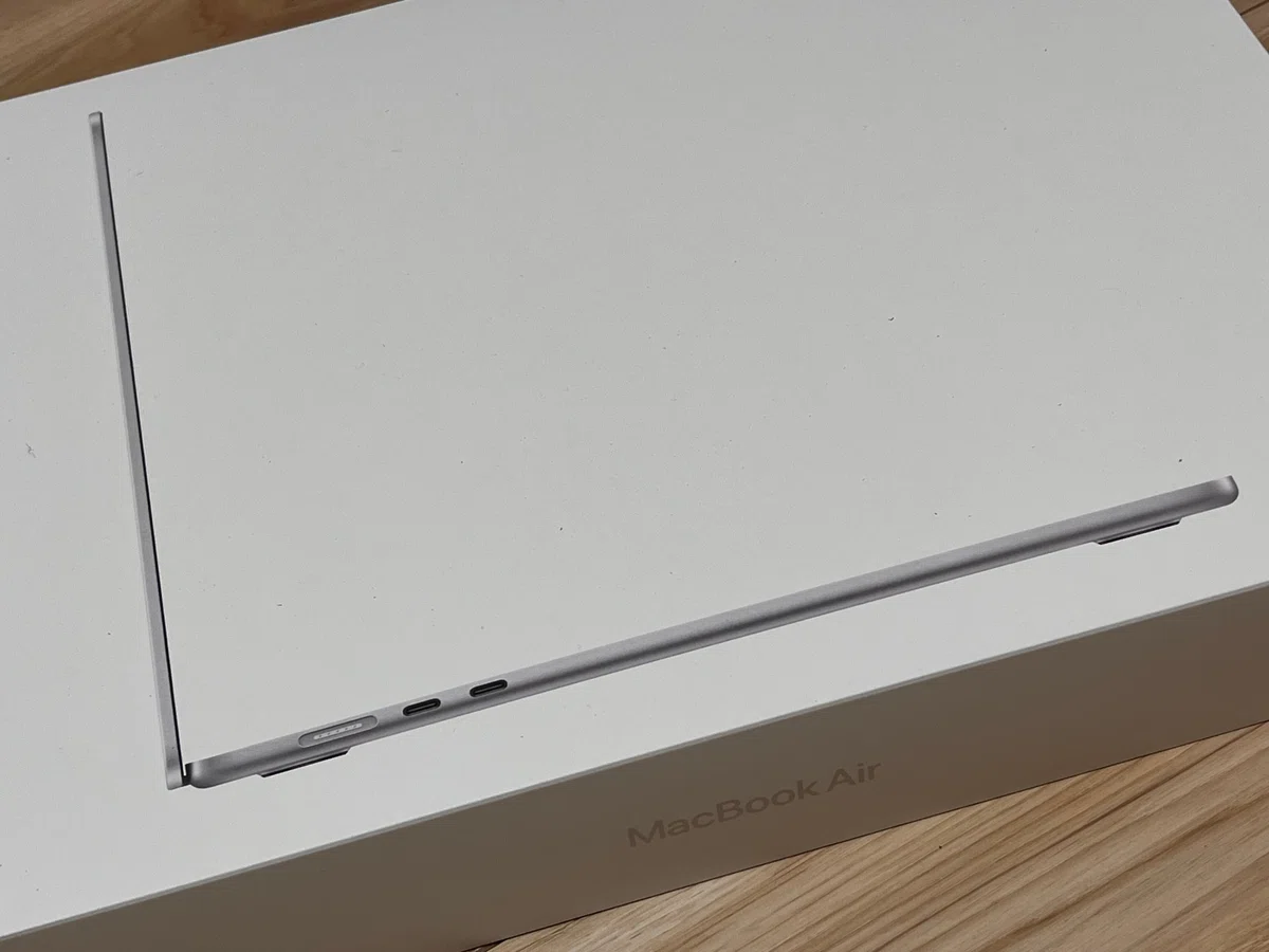 MacBook は Apple store Online で買うのがおすすめ & 化粧箱は購入後 