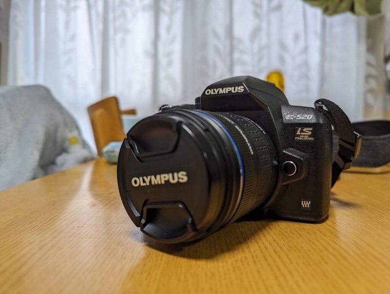 OLYMPUS E520ってこんなカメラ。
