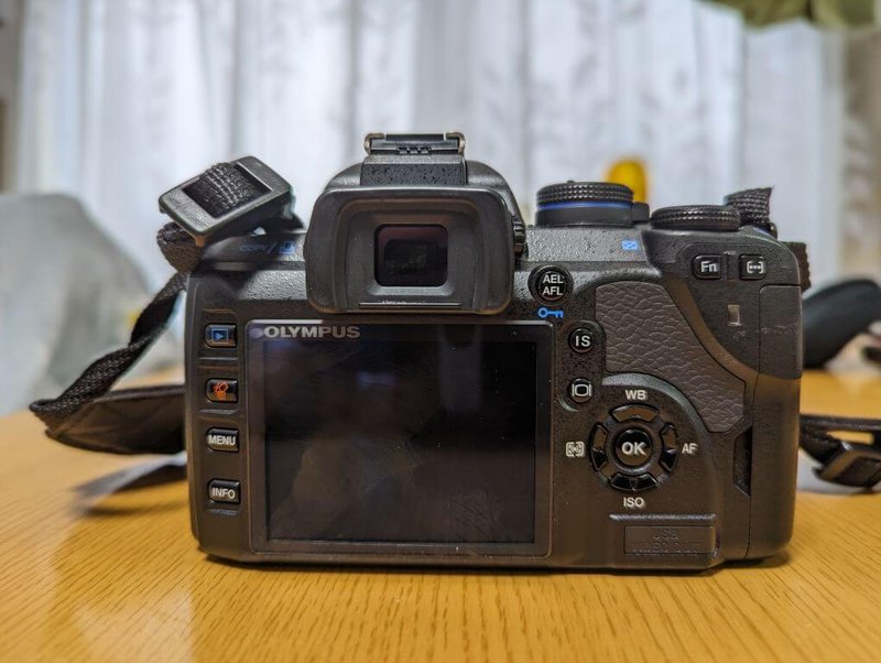 OLYMPUS E520ってこんなカメラ。