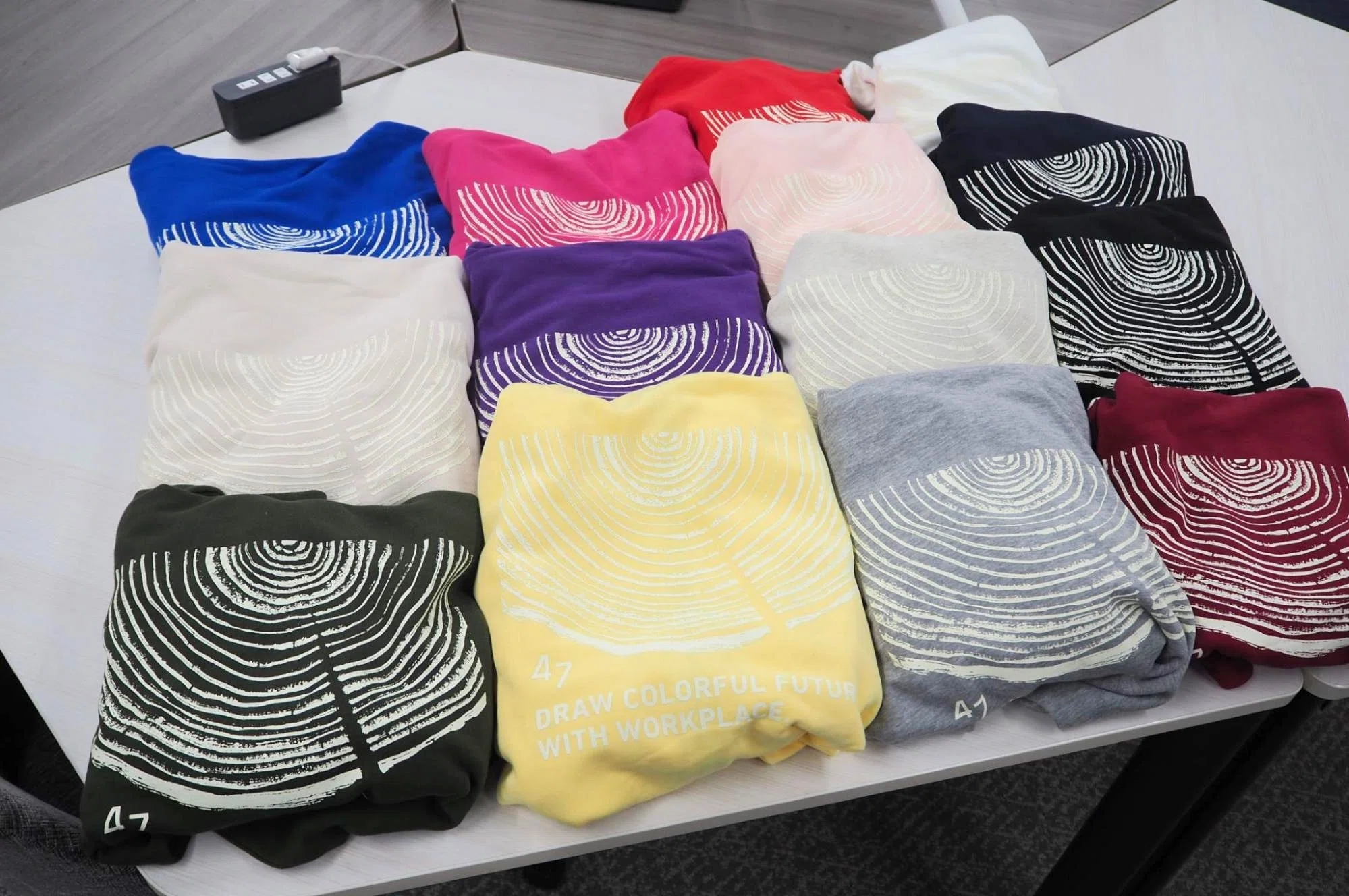 47のオリジナルパーカー完成👕社内のコミュニケーション活性化に