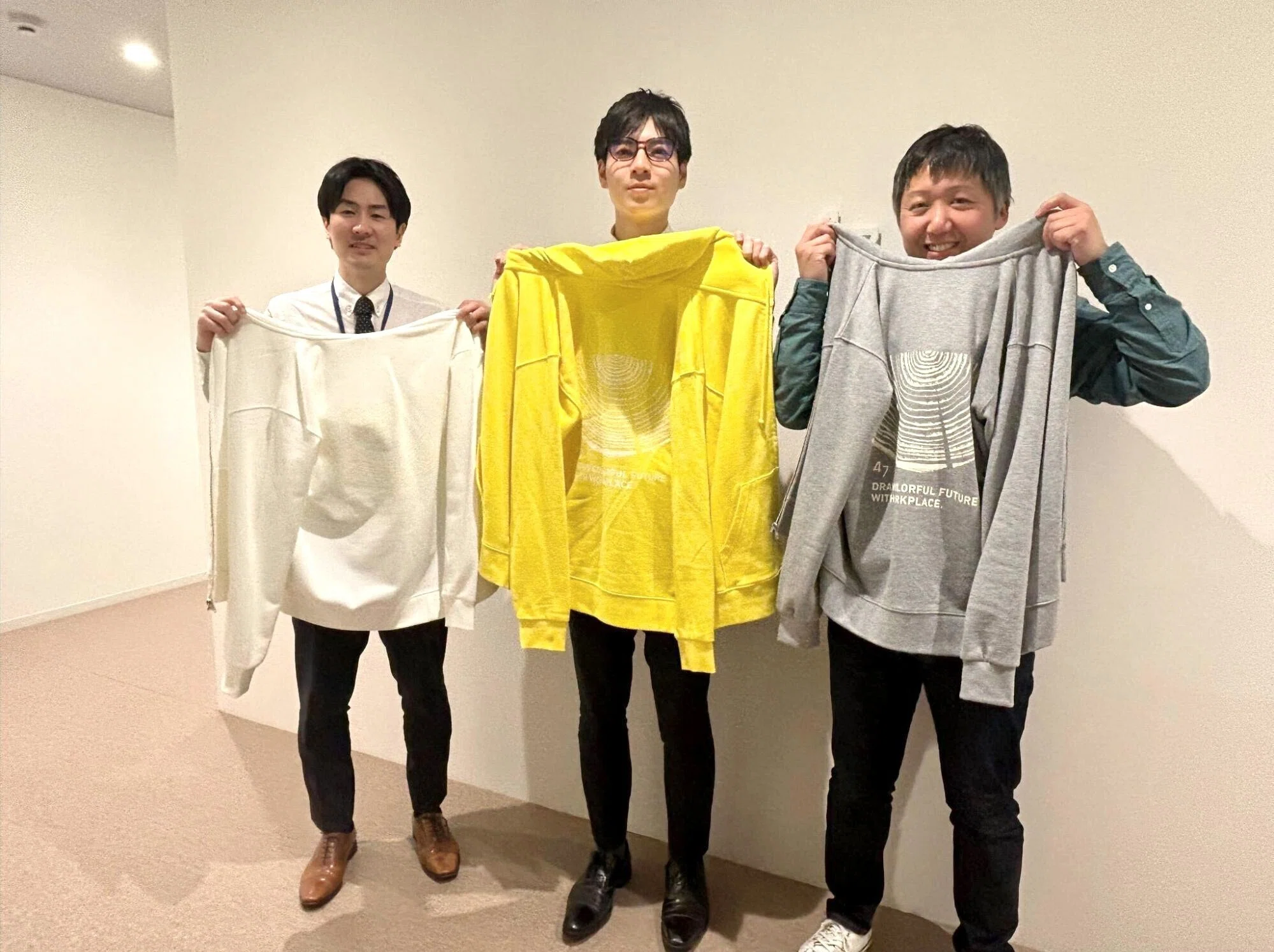 47のオリジナルパーカー完成👕社内のコミュニケーション活性化に