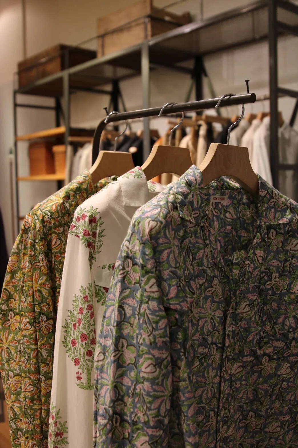 NICENESSオリジナルの花柄ウエスタンシャツ。【2024 S/S】【NICENESS 
