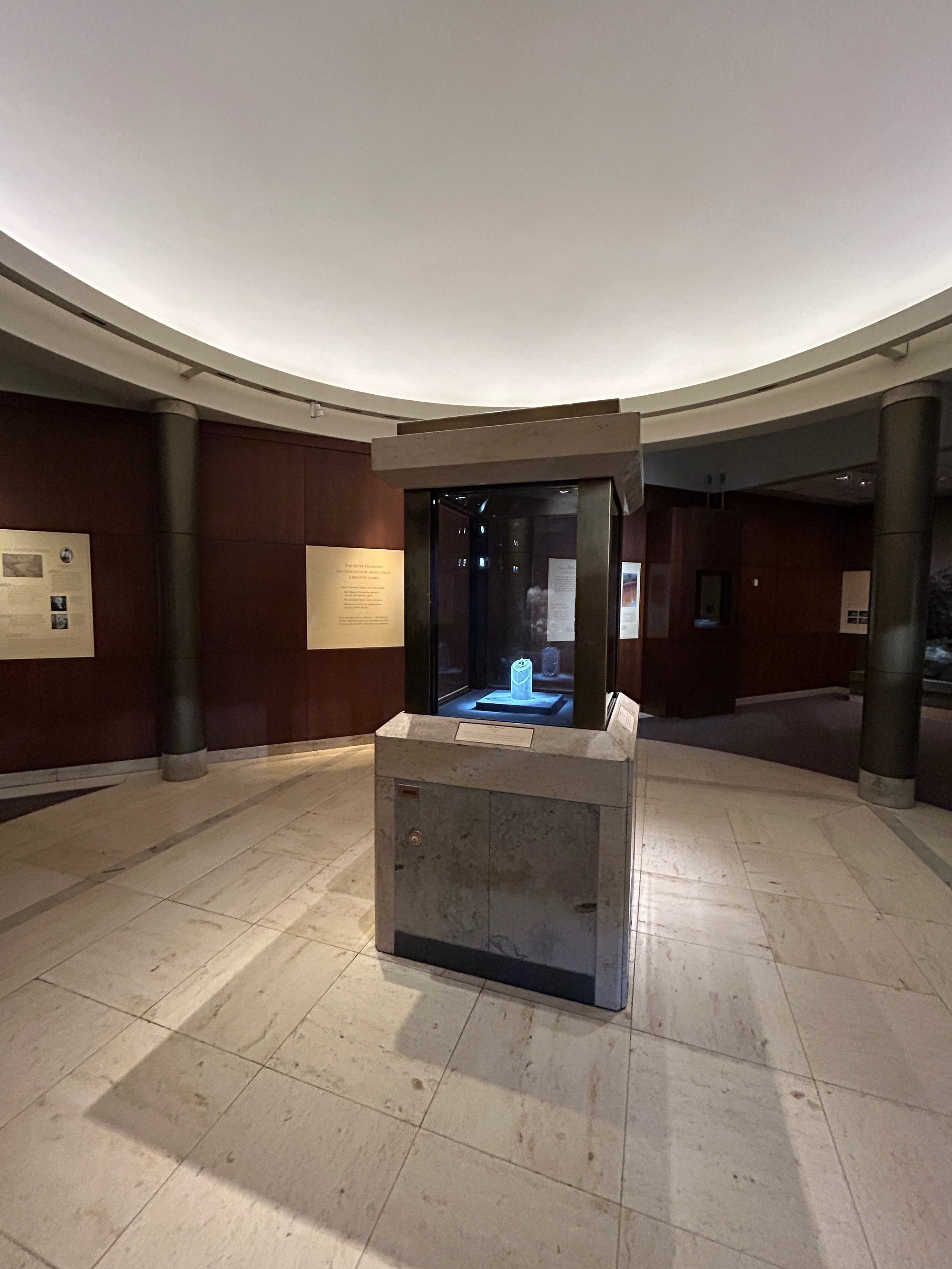 スミソニアン自然史博物館(1)ホープダイヤモンドとジュエリーは