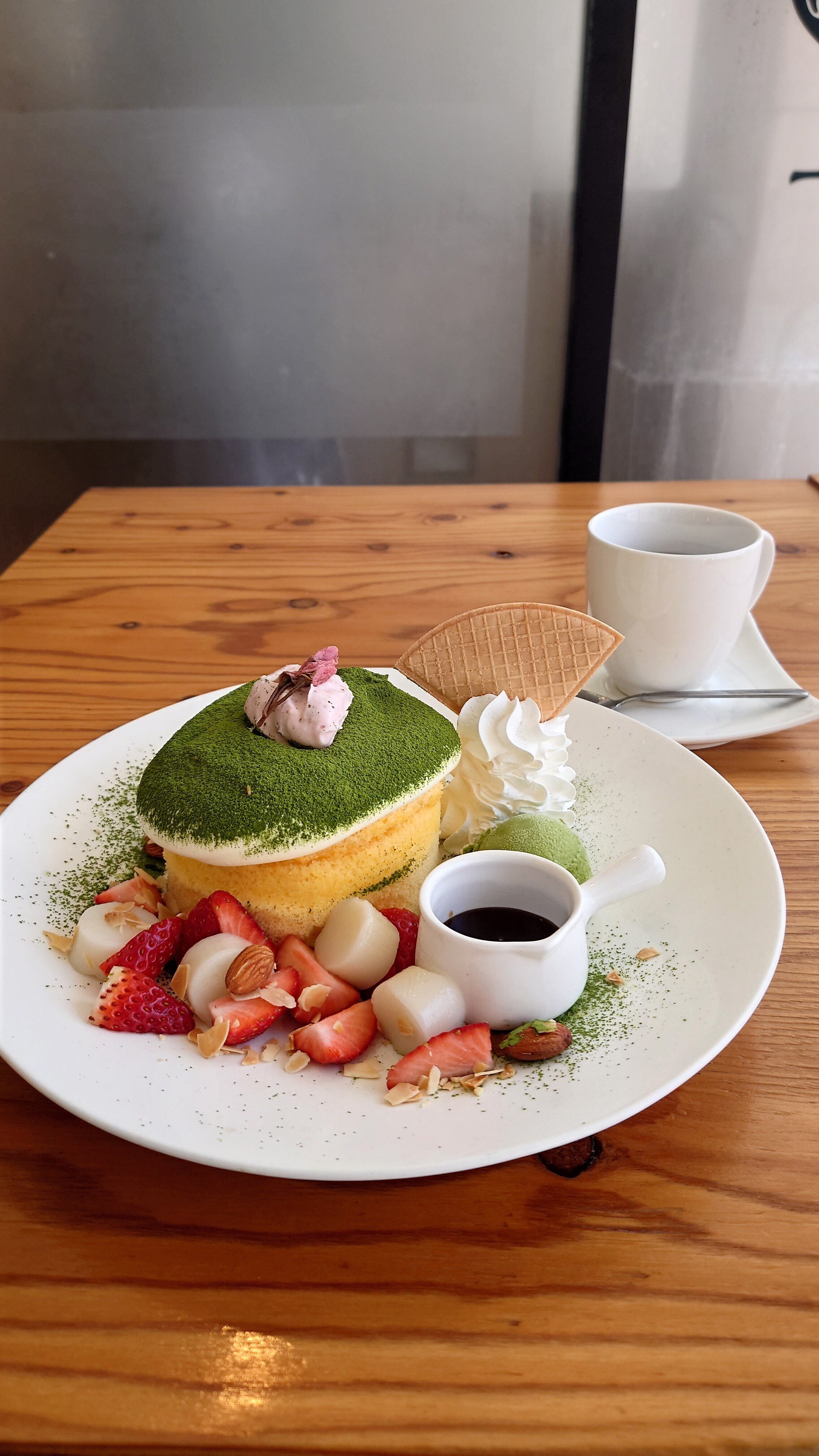 福ふくろうページ、パンケーキ、ケーキ、シフォンケーキ、サンド他 パンケーキサンド フクロウ - 不破一色/パン | 食べログ