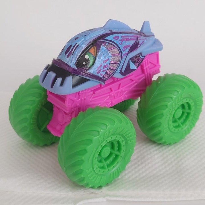 レビュー：ホットウィール・モンスタートラック Color Reveal Piran