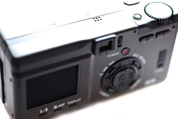 オールドデジカメ】CONTAX Tvs DIGITAL コンデジにも名機はある オールドデジカメ】CONTAX Tvs DIGITAL コンデジにも名機はある