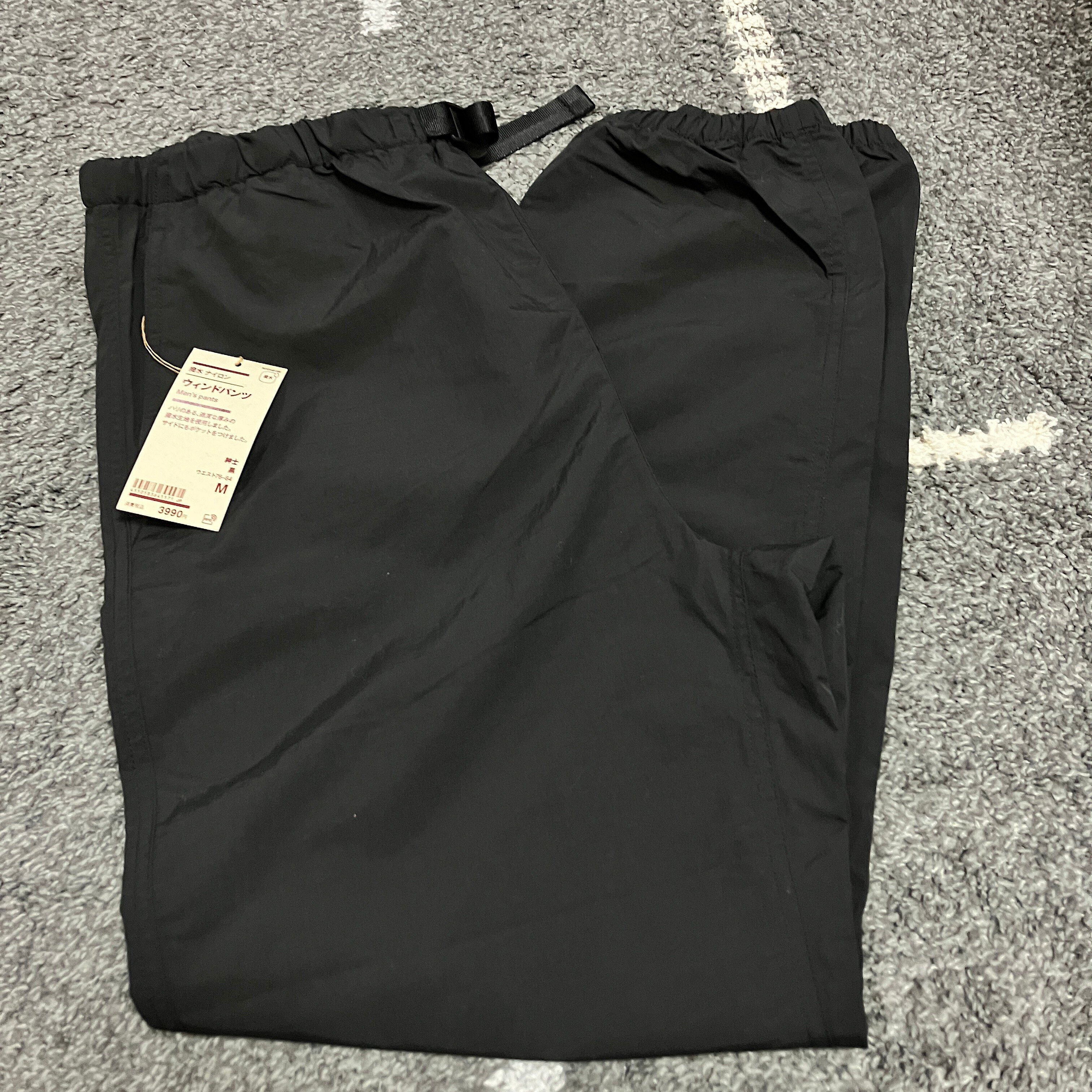 良品週間で、シャカシャカナイロンセットアップを購入しました