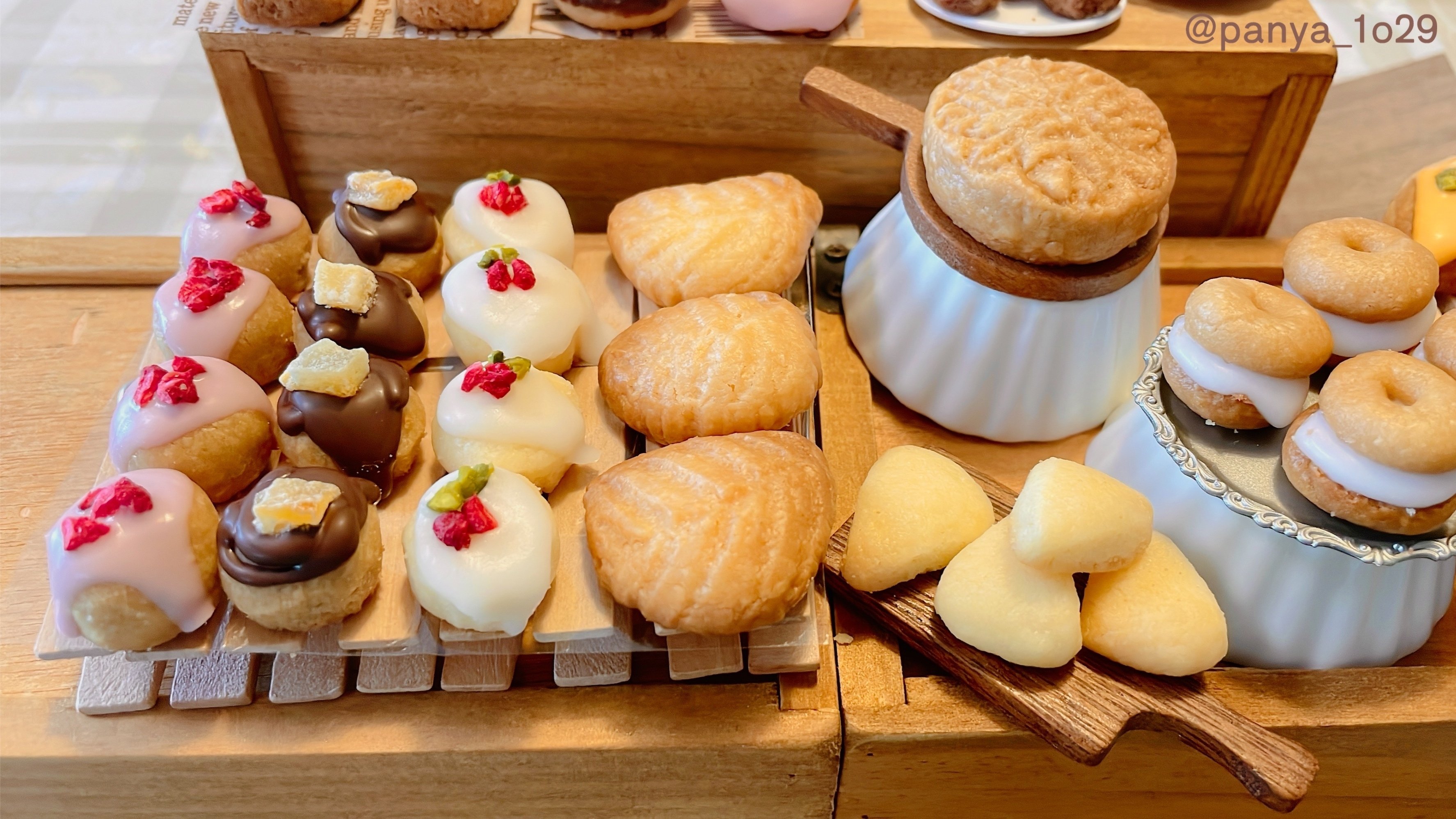 焼き菓子屋さんショーケース　ミニチュアスイーツ　ミニチュアフード　ドールハウス 焼き菓子屋さんショーケース ミニチュアスイーツ ミニチュア