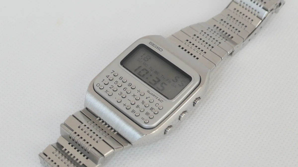 SEIKO〝90代ヴィンテージもの腕時計です 短い