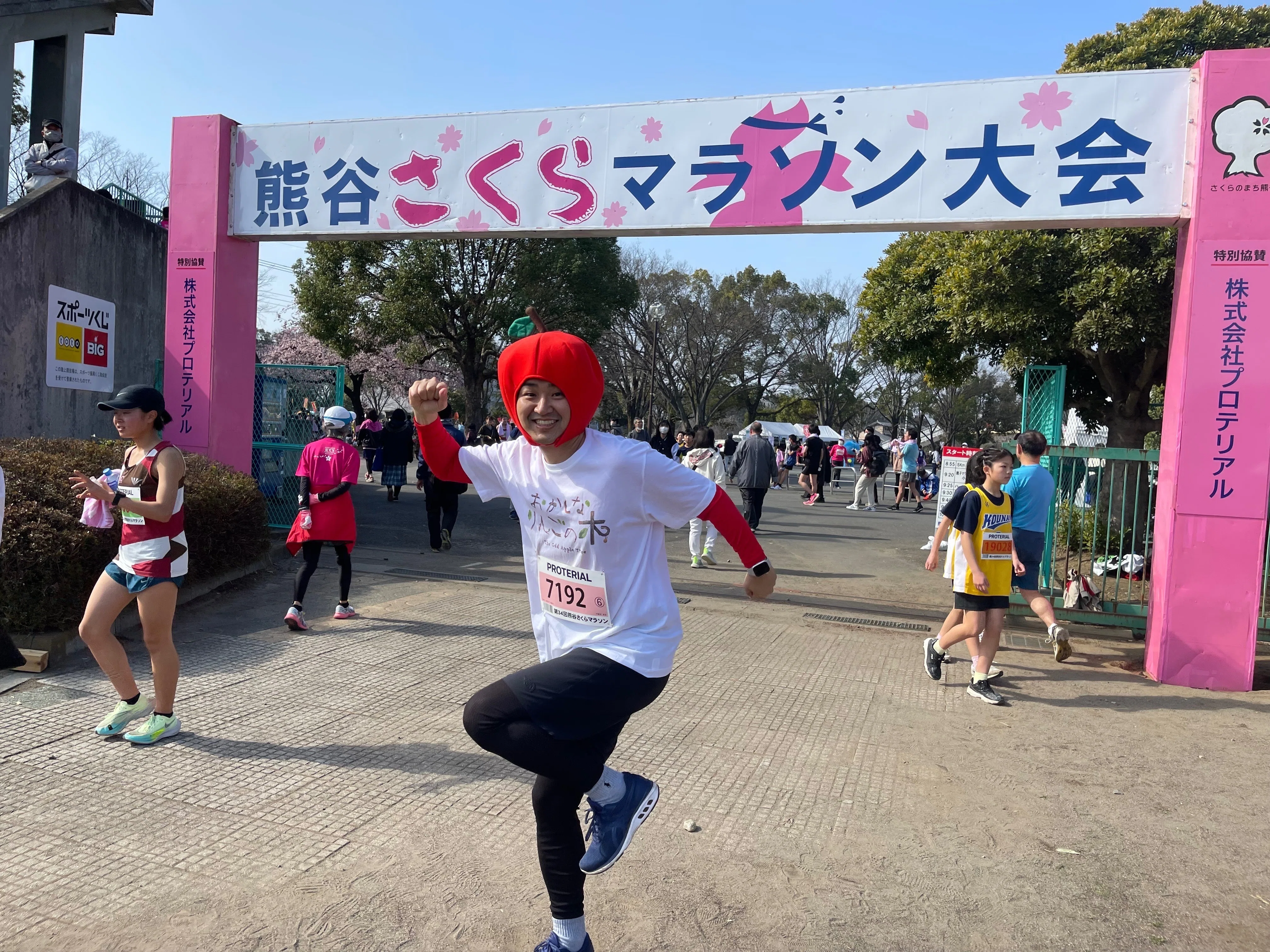 人見知りの僕がなぜ「りんごちゃん」として熊谷マラソンに出場したのか