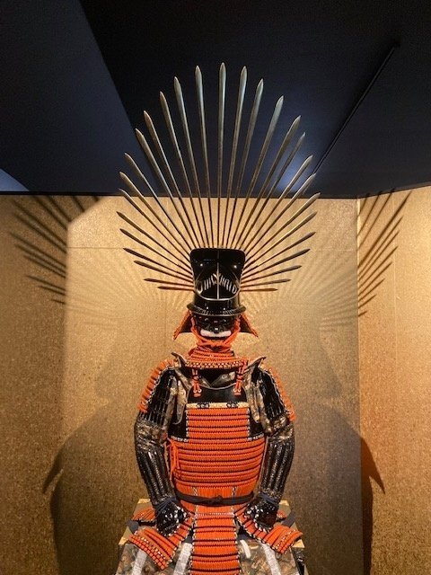 お客様宅に甲冑(かっちゅう）兜、鎧すごいです。 | ヤカベデンキです