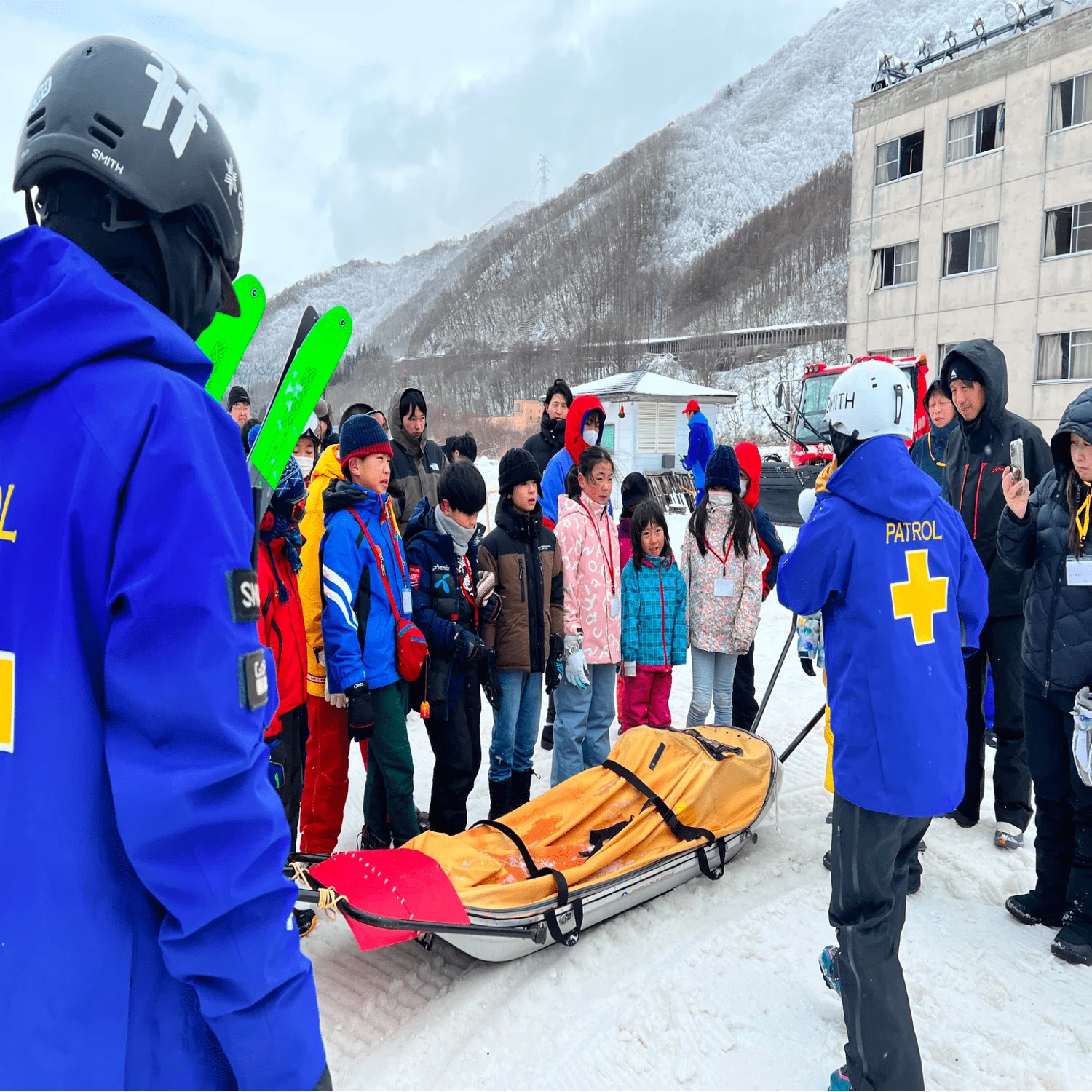 スキー場で、雪の仕事や環境問題を学ぶ。「～BIZREACH SAVE THE SNOW