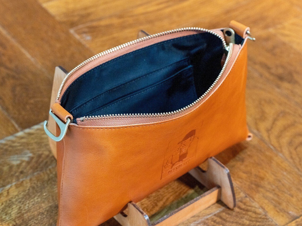 BEERBELLY Chelsea Pouch［2つの顔を持つポーチでありつつ