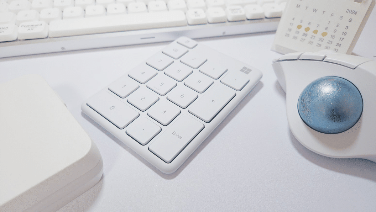 外観だけじゃない：白系ガジェットMicrosoft Number Pad｜わちゃ
