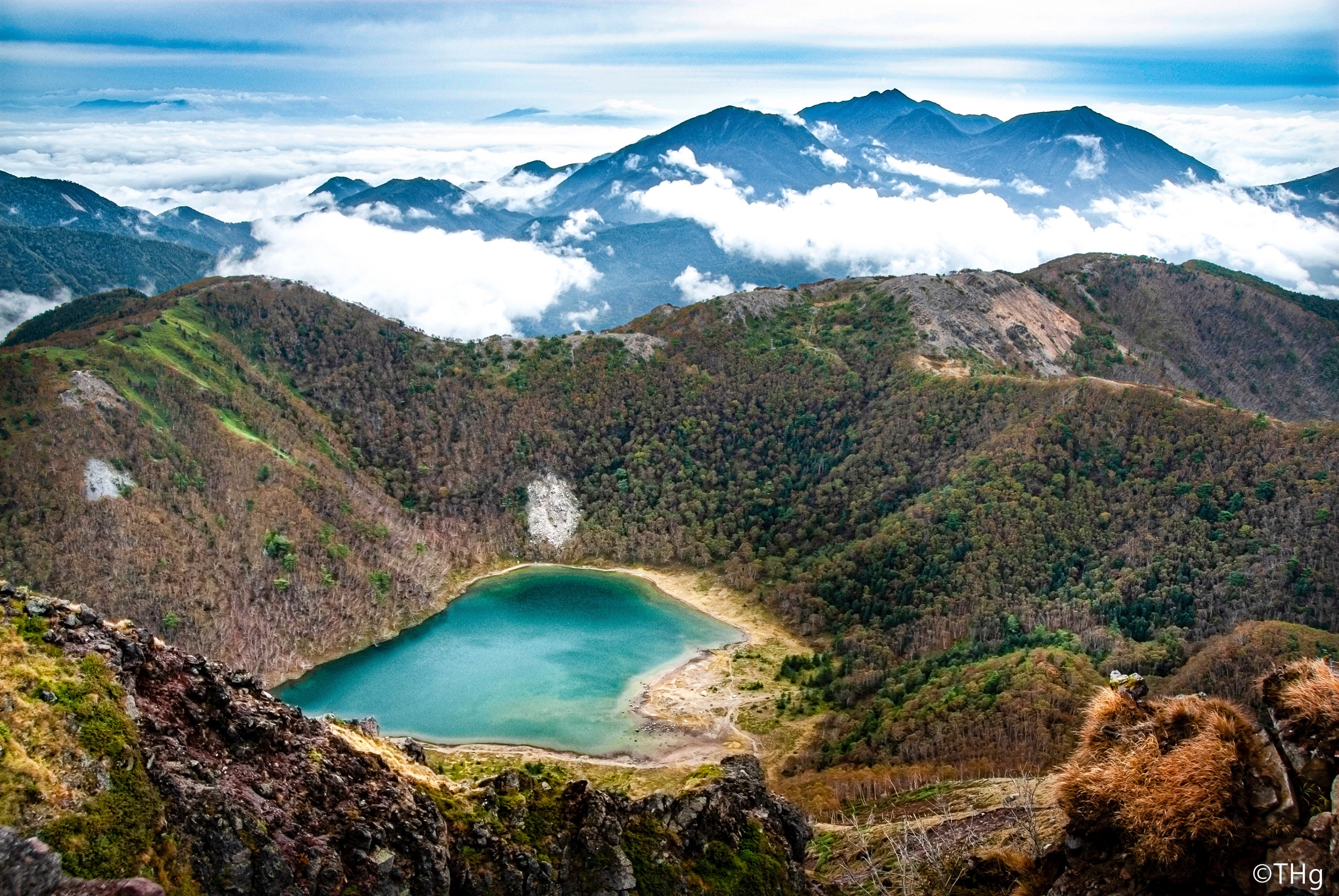 カルデラ湖風景｜taka
