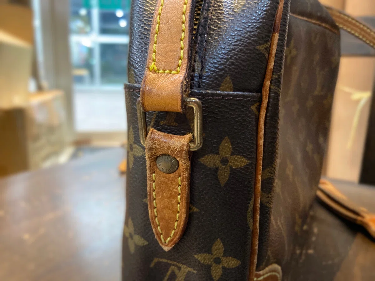 ショルダーストラップの根付交換】Louis Vuitton/ルイヴィトンの 