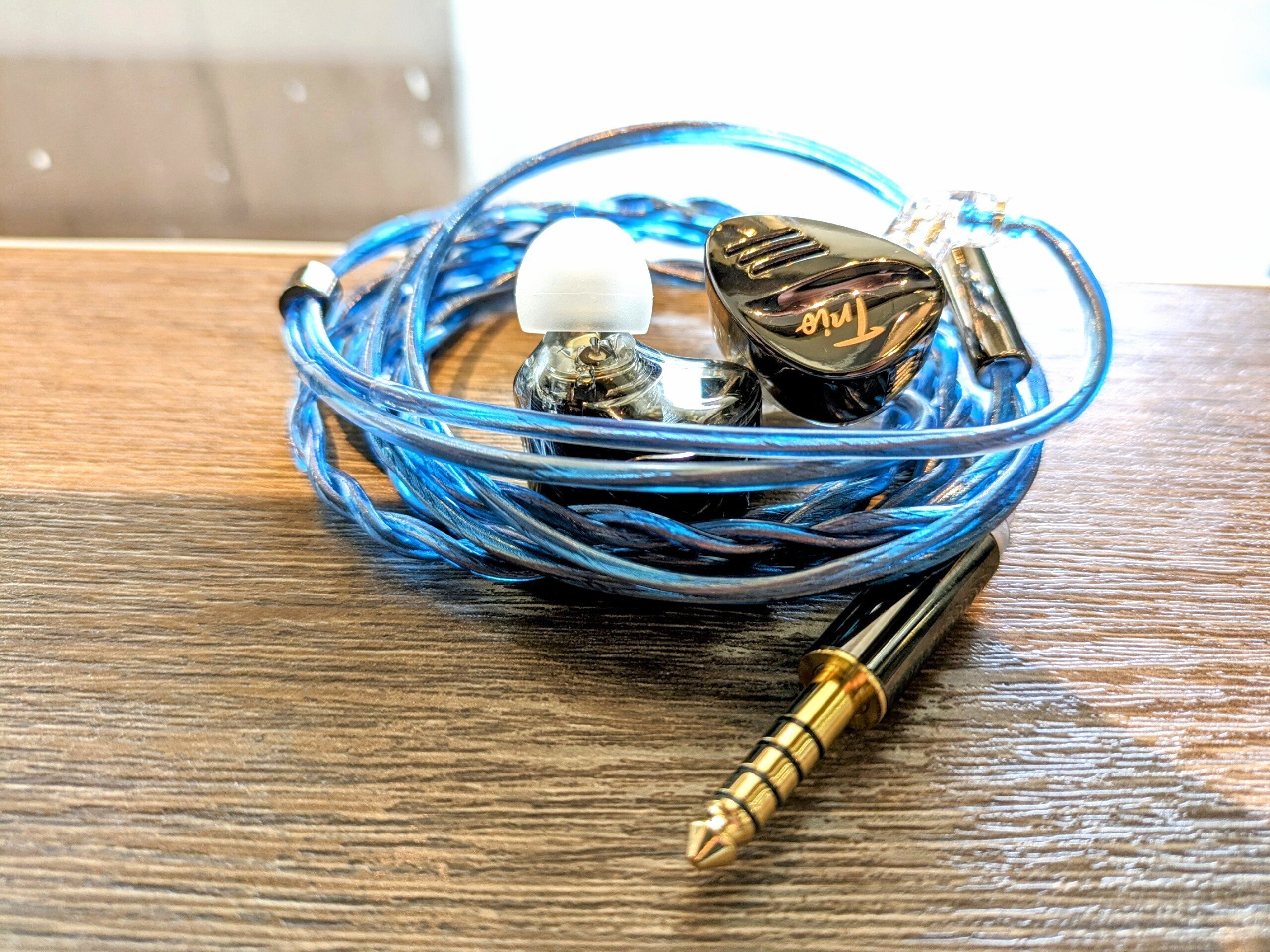 TRIO⭐︎ヘッドホン 61fdnQY3bqL._UF350,350_QL80_.jpg