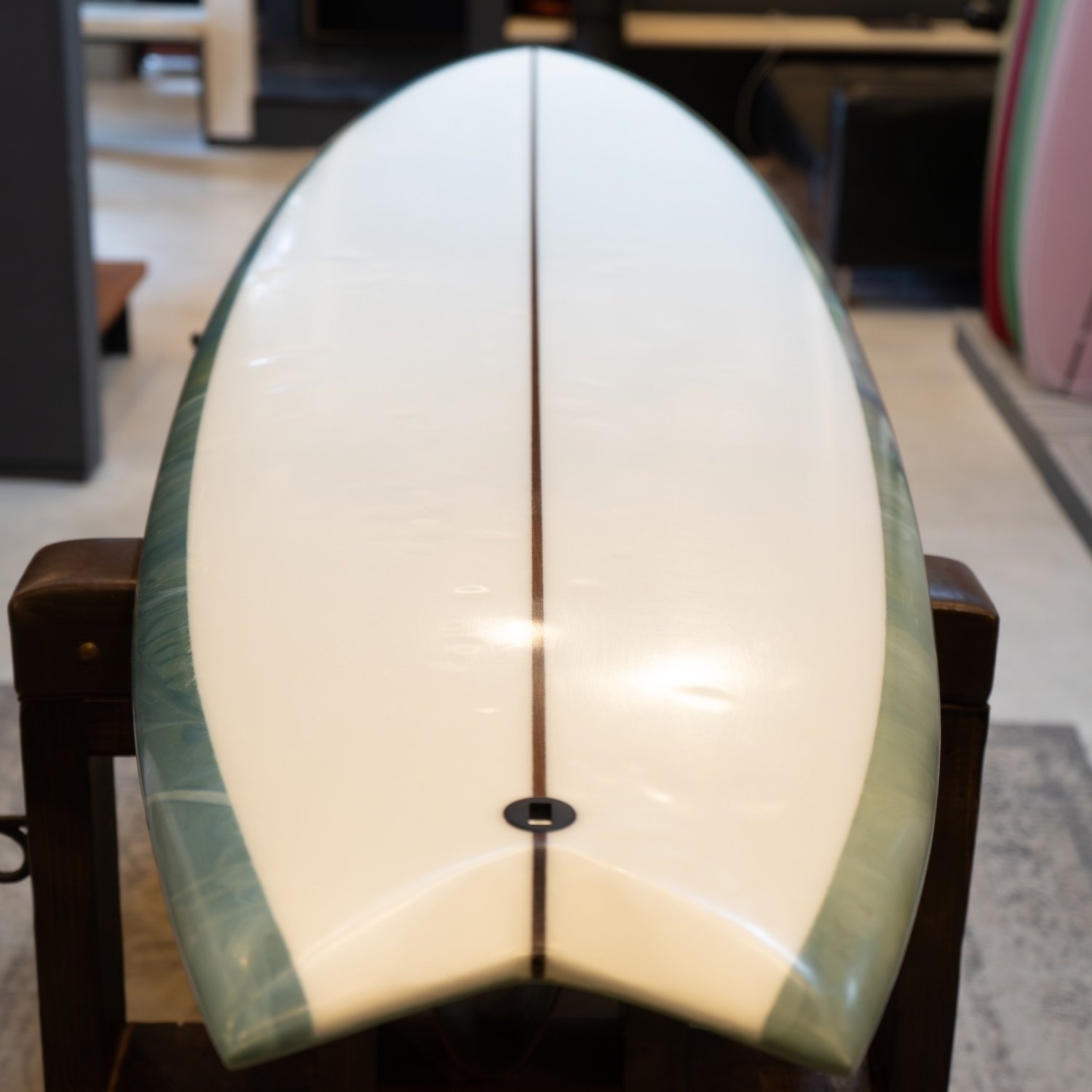 ロングボードのような最速のテイクオフが可能の中古ミッド ロングボードのような最速のテイクオフが可能の中古ミッド