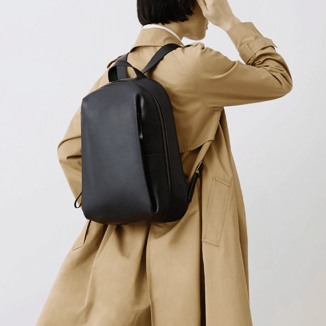 バッグひとつでお出かけも仕事もどんなシーンにも使える万能バッグ