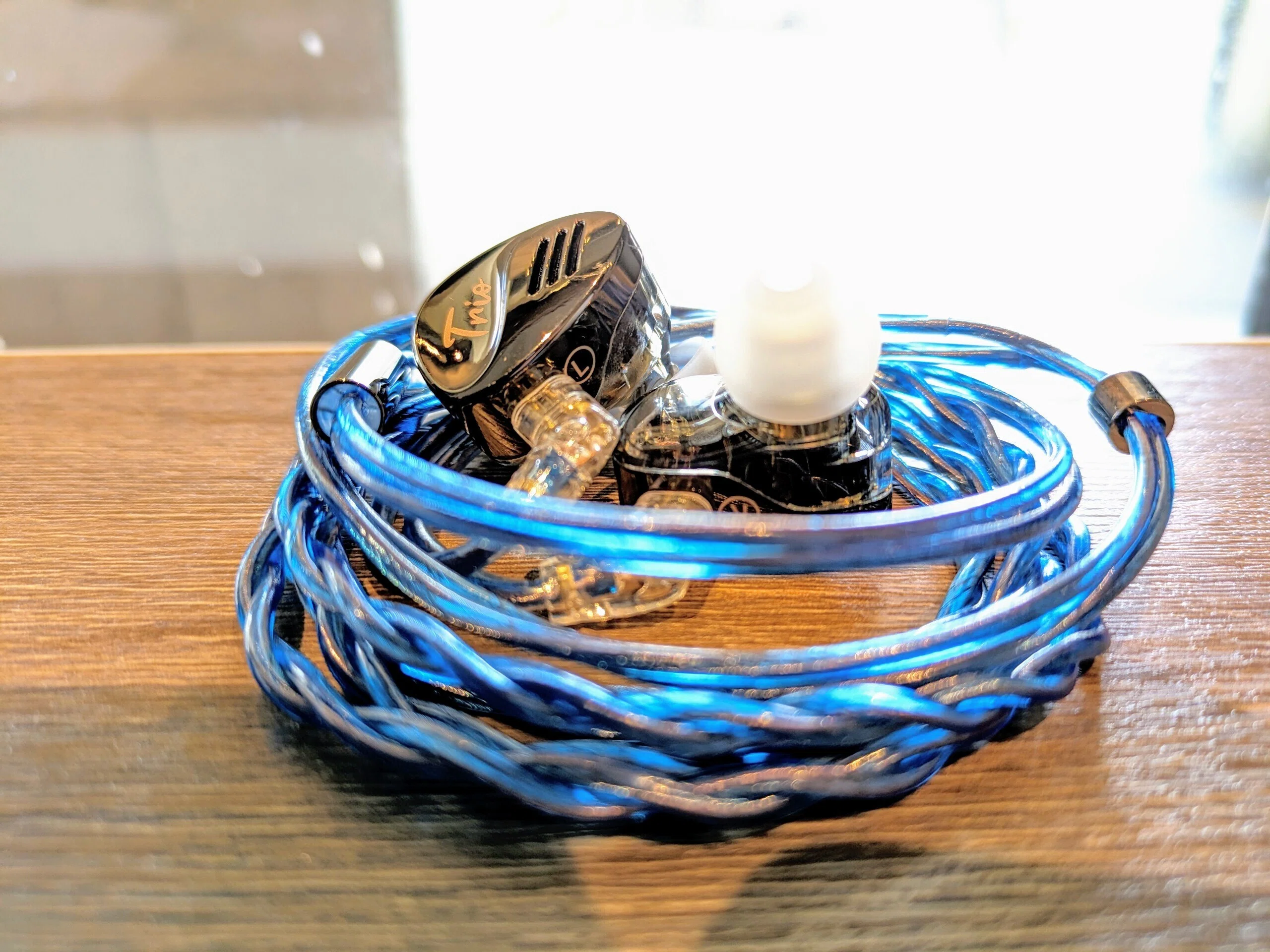 青髪のポジティブ転校生がやってきた！ JSHiFi Ocean｜あら50りっぷ