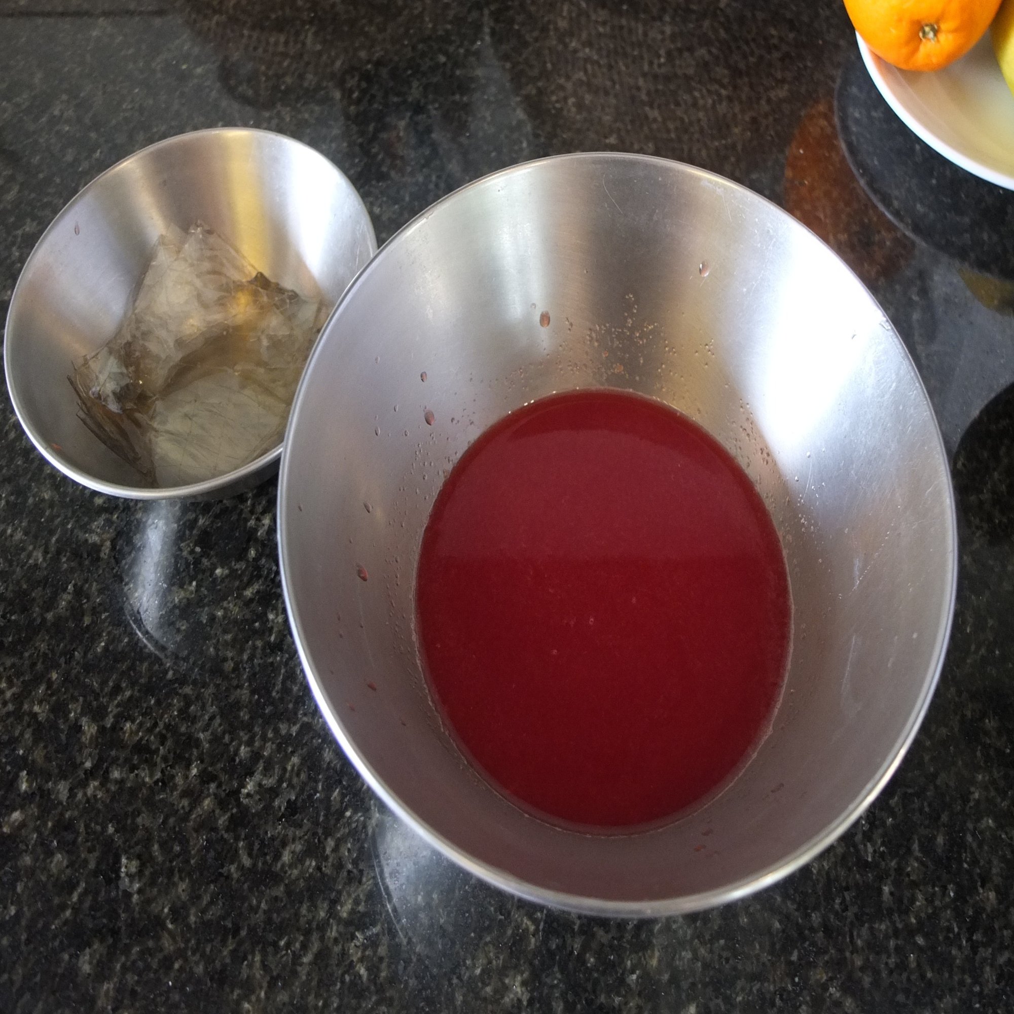 飲み物を何でもゼリーにする（ミロ、牛乳、タイティー、絞ったスイカ）｜Nancy