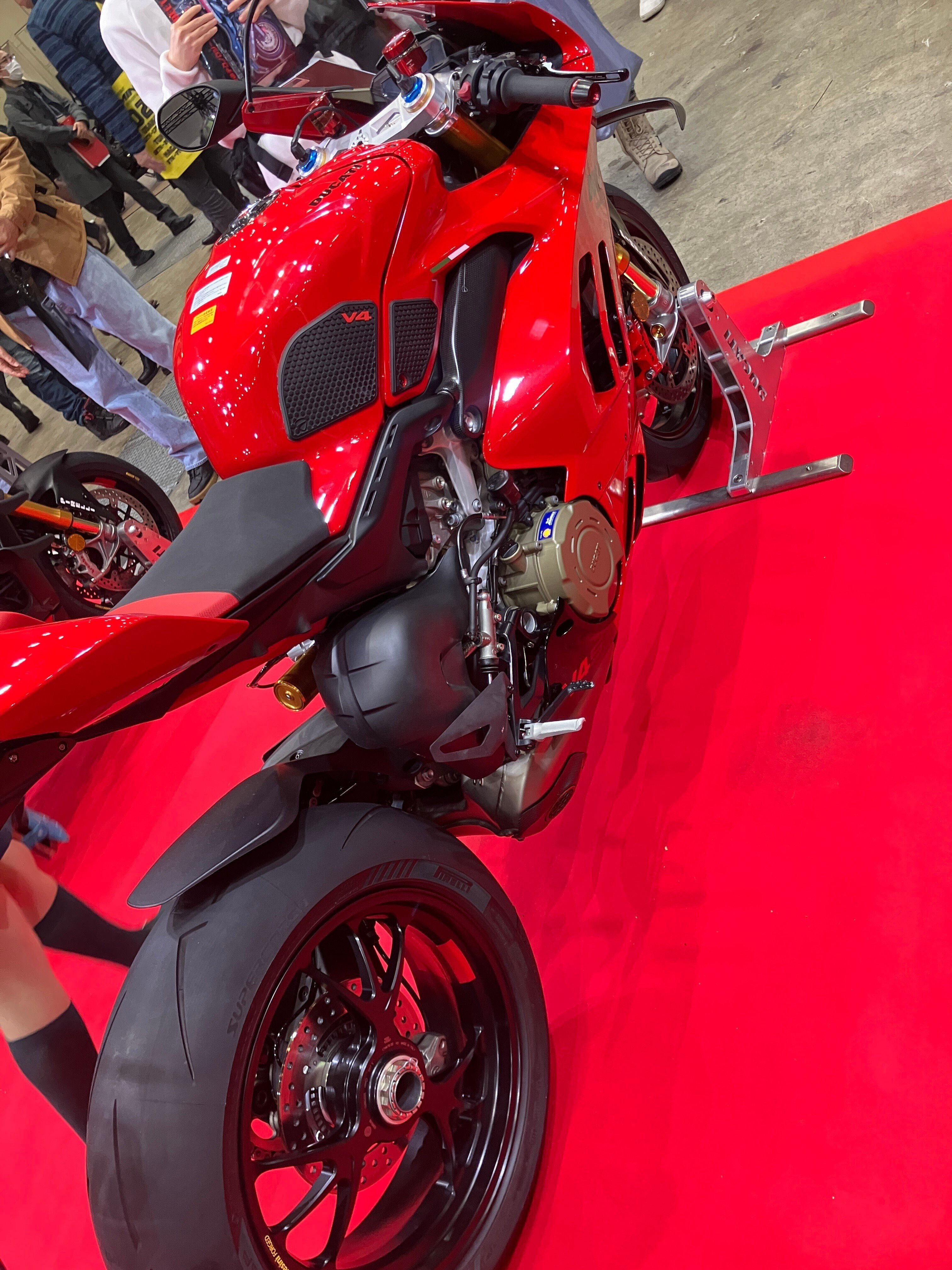 カワサキのエストレヤ250cc。格好良いカフェカスタム。単気筒