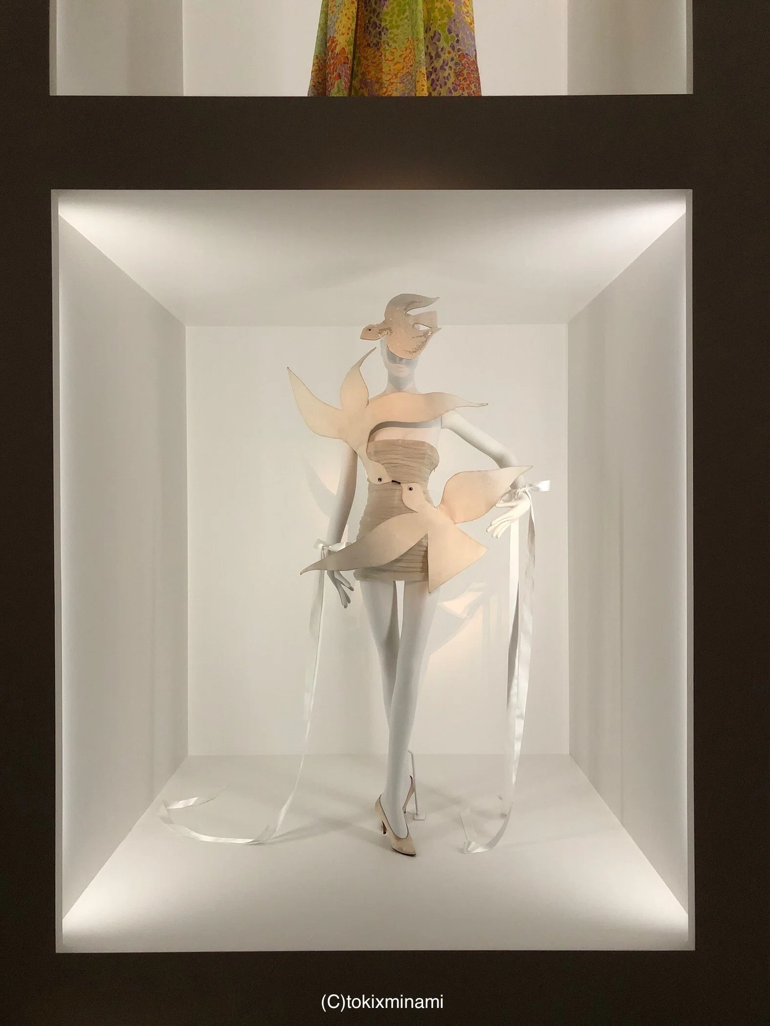 イヴ・サンローラン　バックル　時を超えるスタイル イヴ・サンローラン展 時を超えるスタイル｜Toki Minami