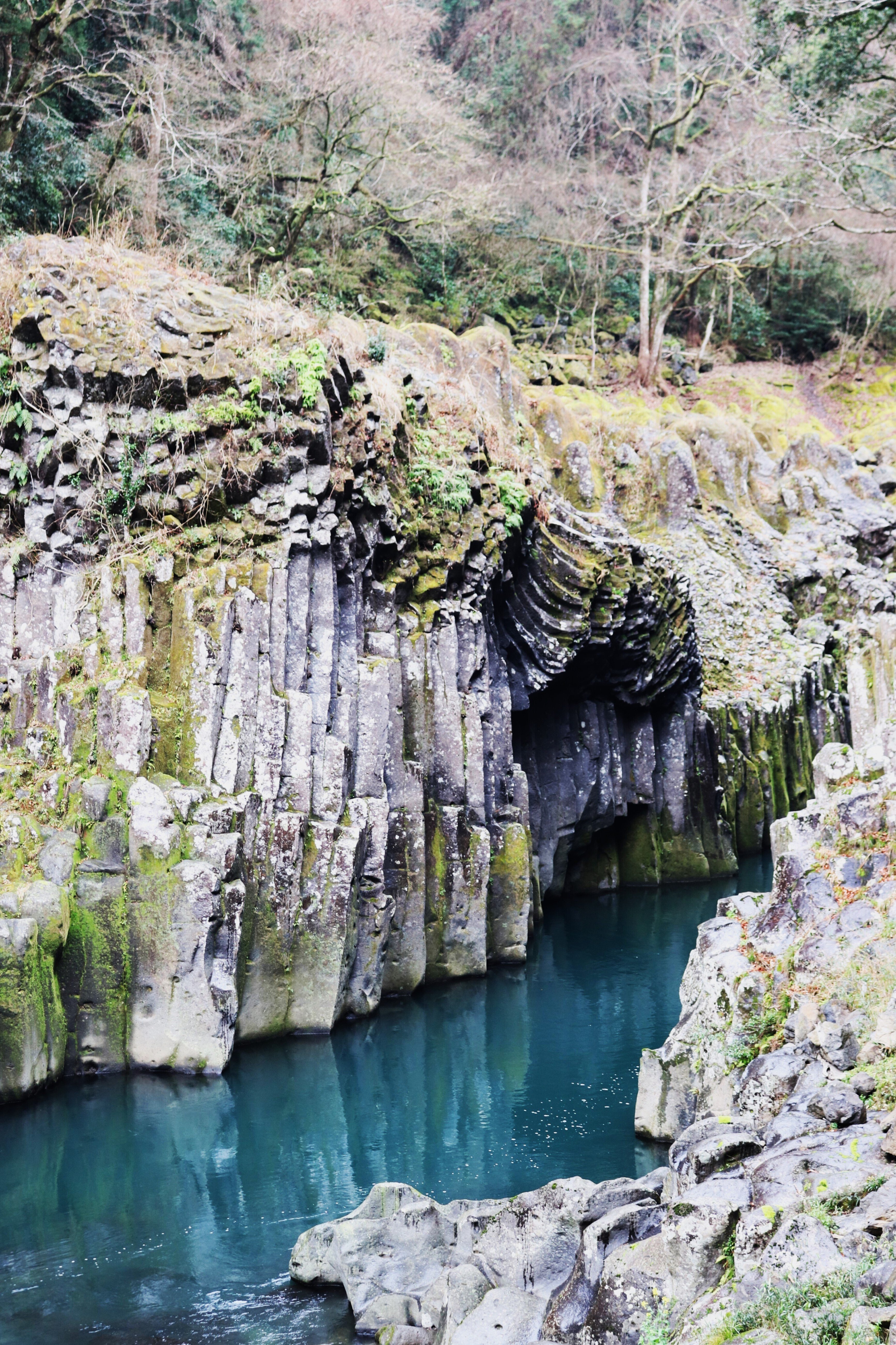 写真】高千穂峡散策と鬼八の力石｜Abbey -旅するように暮らす、暮らす