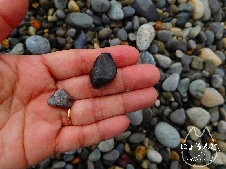 ヒスイを拾いに！宮崎・境海岸（ヒスイ海岸）でビーチコーミング！｜ny0l0n