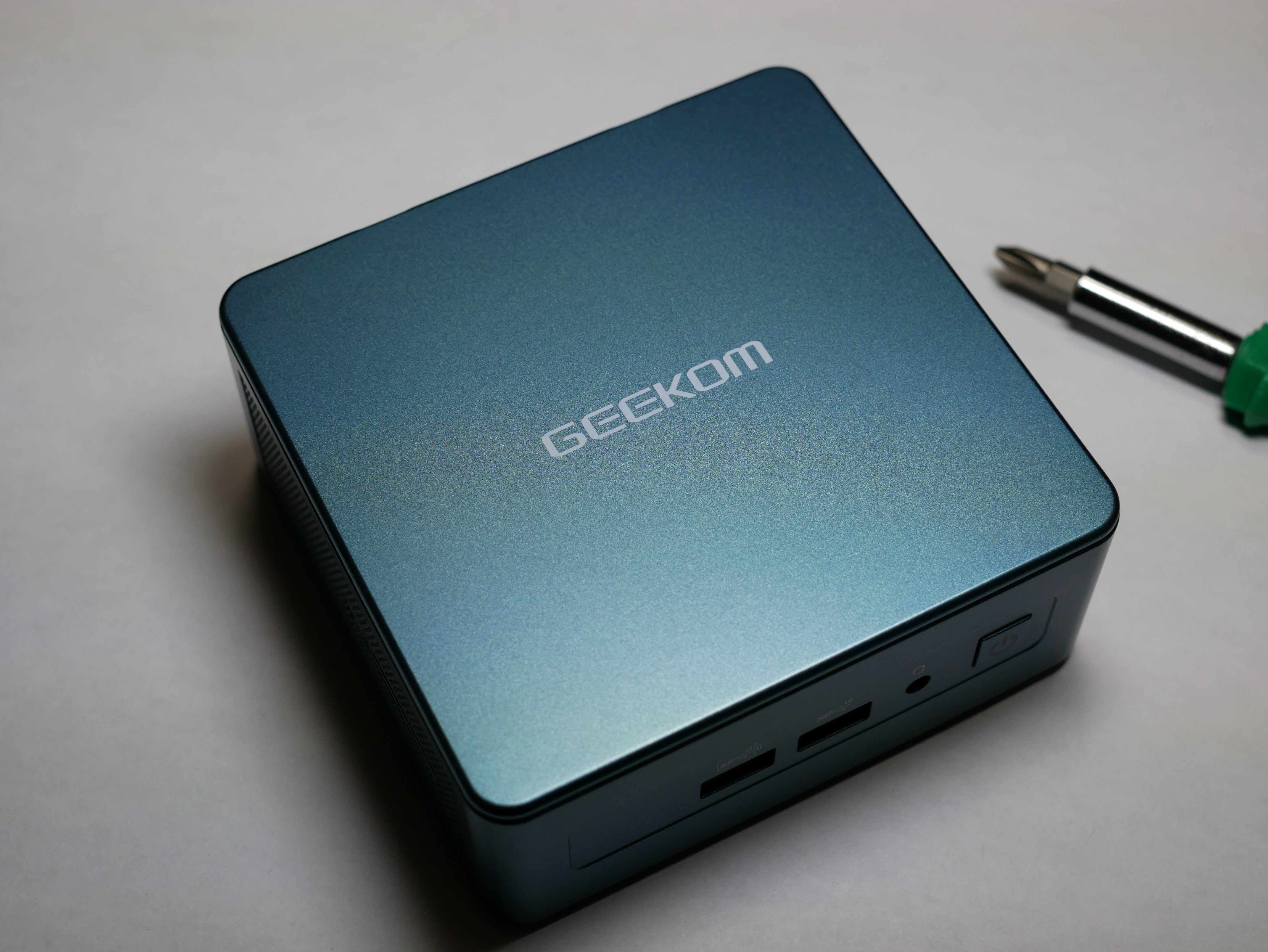 ミニpc 12GBメモリ（コード付き） ZX01 PLUS Intel Alder Lake N100/N150搭載 ポケットミニPC