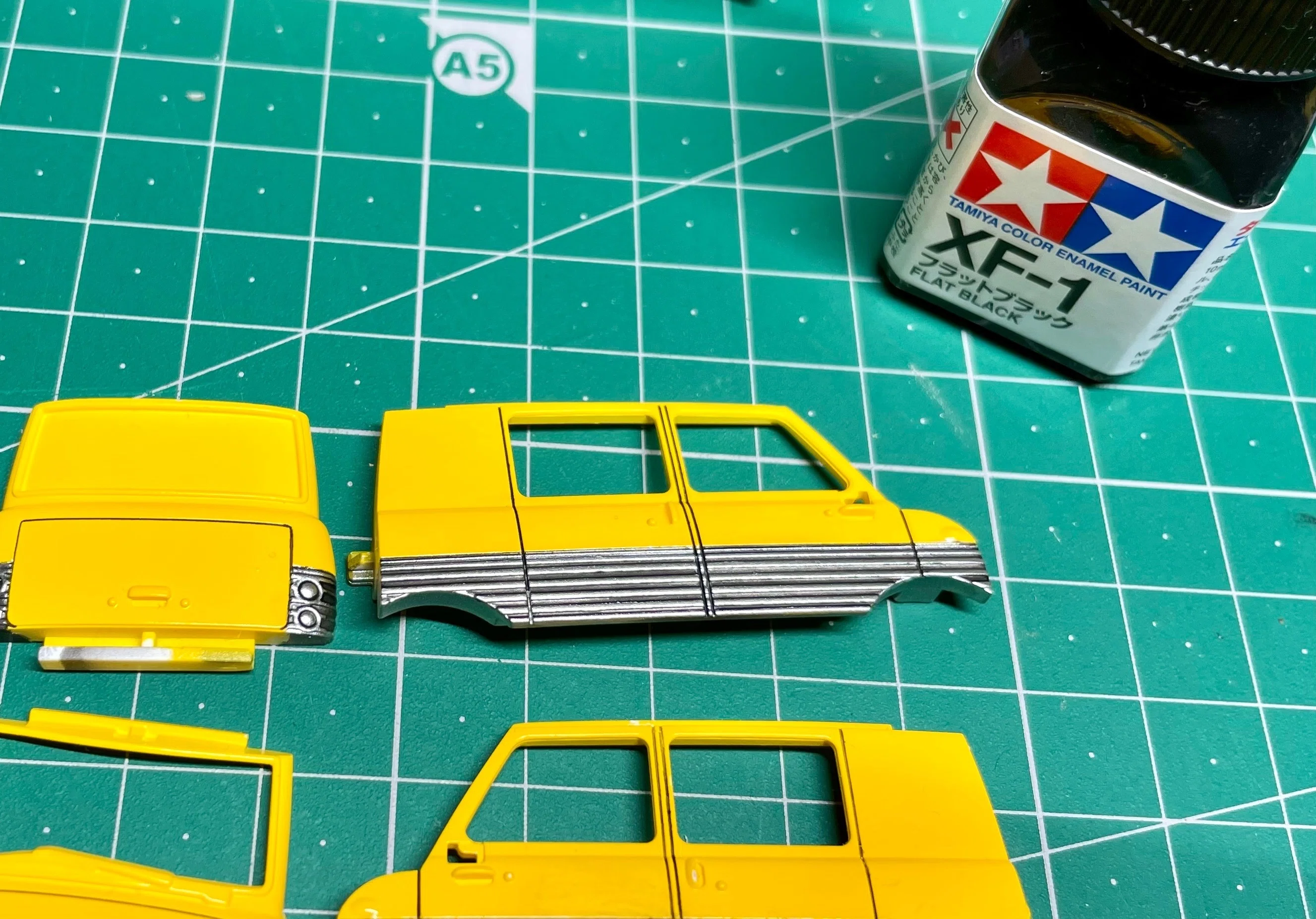 亀仙人のワゴン車のプラモデルをつくる｜渡辺あきら