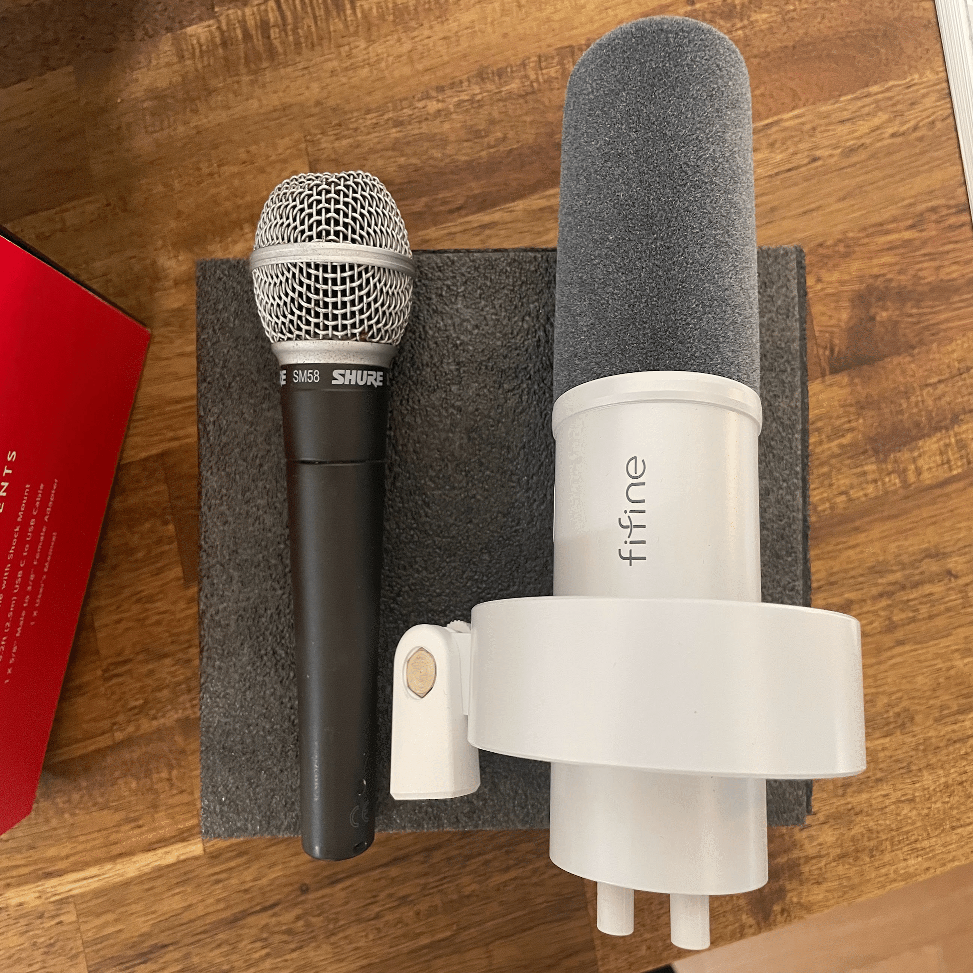 安いのにビジュアルも音質も良い白い配信用中華マイク【FIFINE K688