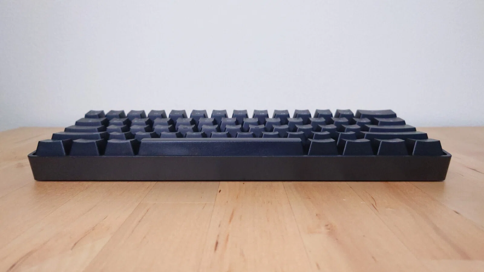 ガジェットレビュー】爆安！中華ゲーミングキーボードDK61｜EmuLog