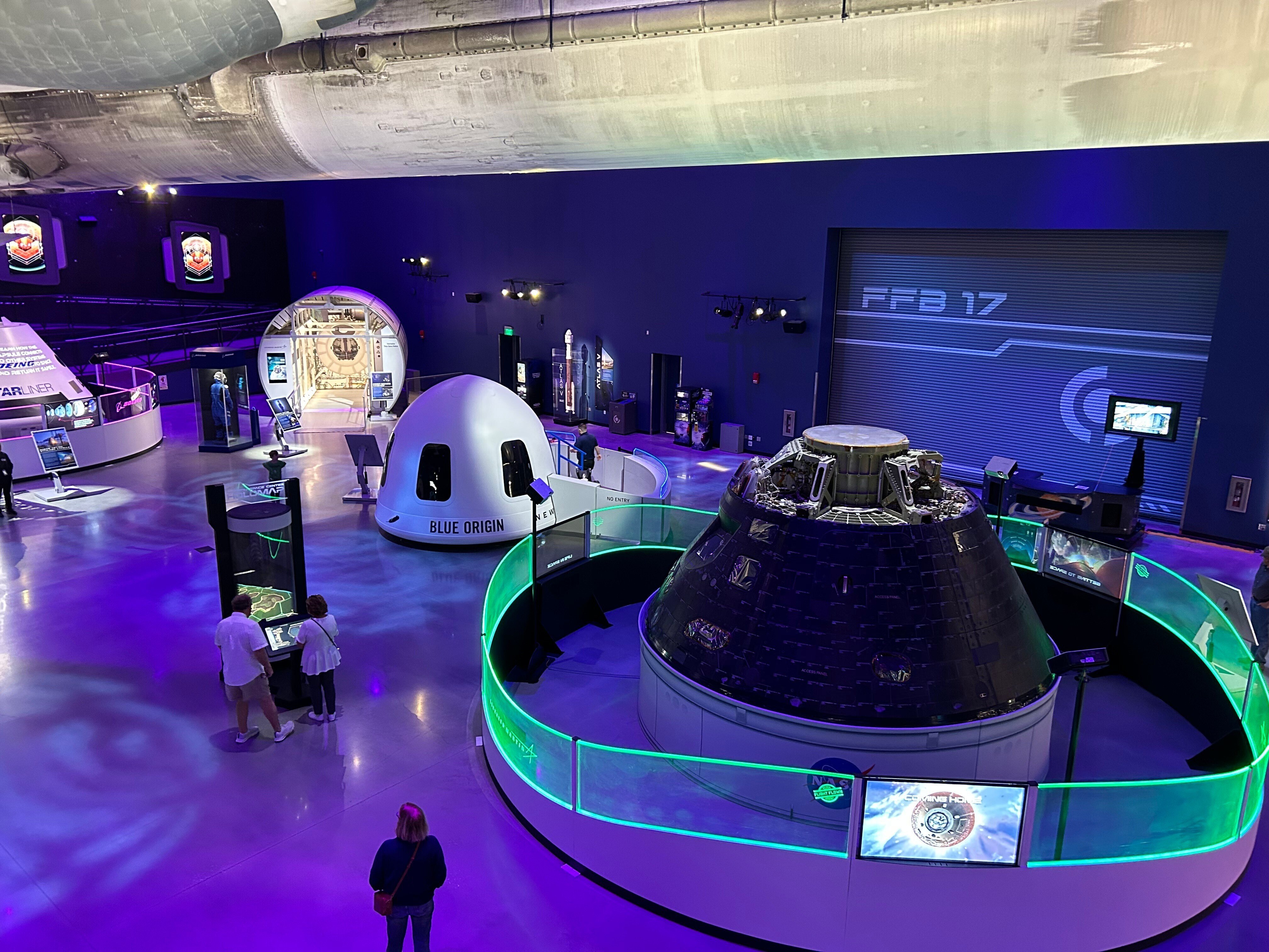 ジョン・F・ケネディ宇宙センター☆NASA☆隕石☆ボックス☆宇宙