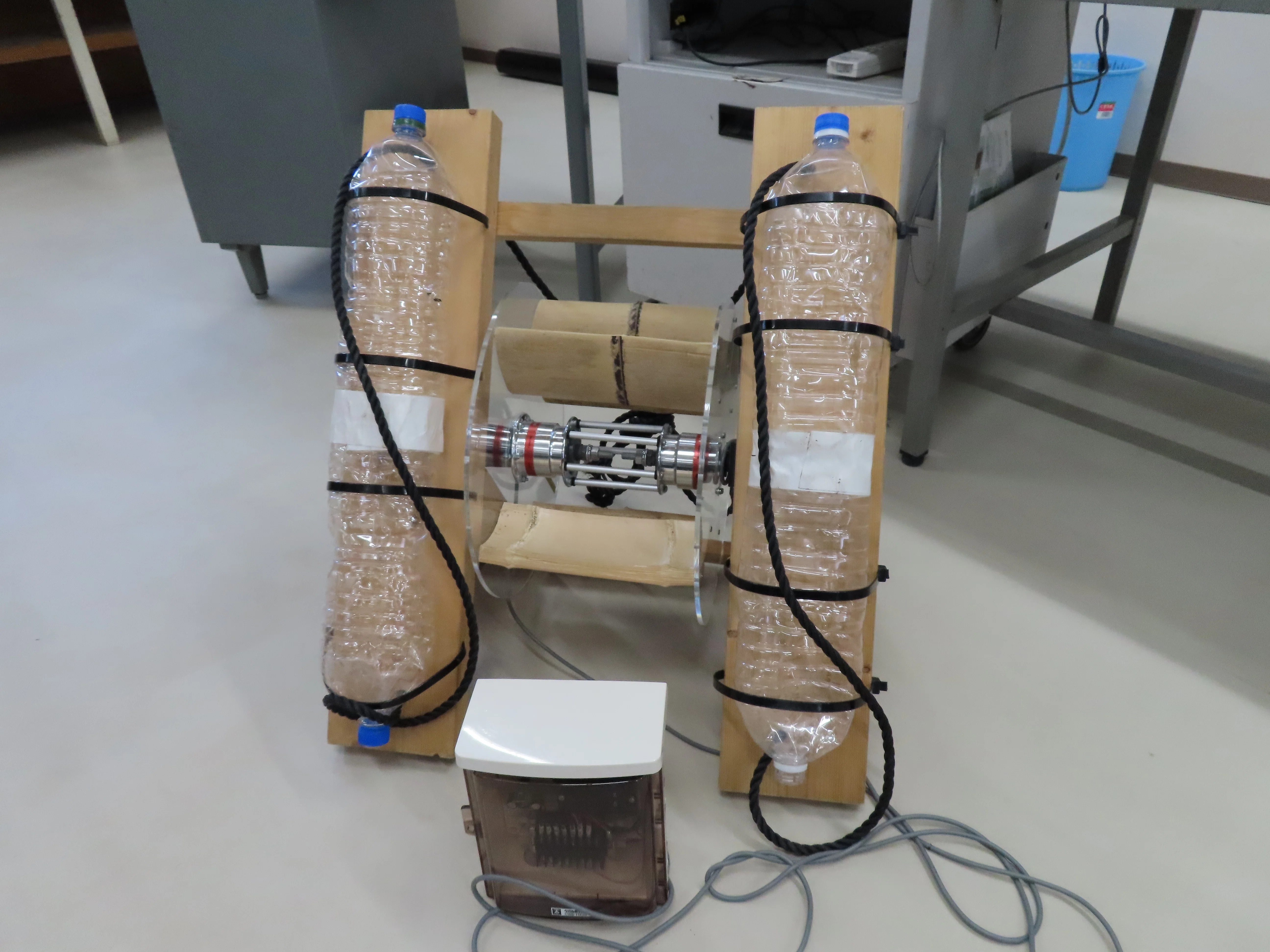希少 中国 清華大学 水利水力発電工学科 記念トロフィー 仁者楽山 智者楽水刻印 シリーズ SDGsの実践者たち＞ 第31回 高校生が特許取得「携帯自立