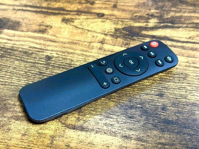 小型ながら12000LM＆1080P、5GWiFi接続可能なプロジェクター